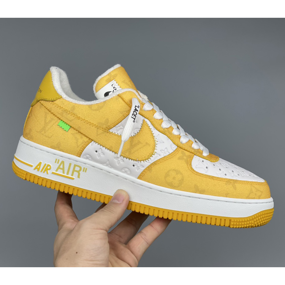 Louis Vuitton x Off-White x Nike Sneaker    - 