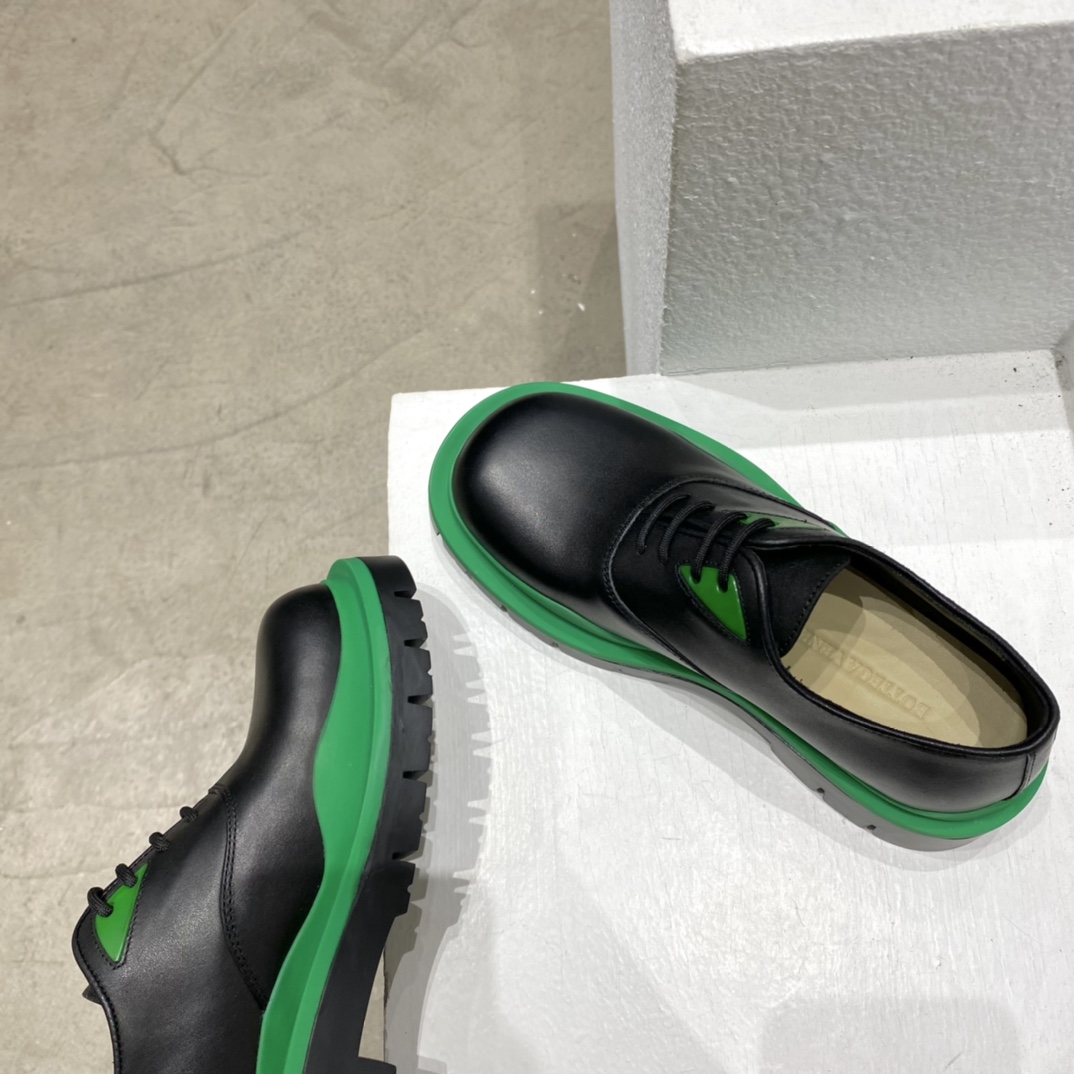 Bottega Veneta Vegetally-Tanned Leather Lace-Up Shoes - PerfectKickZ
