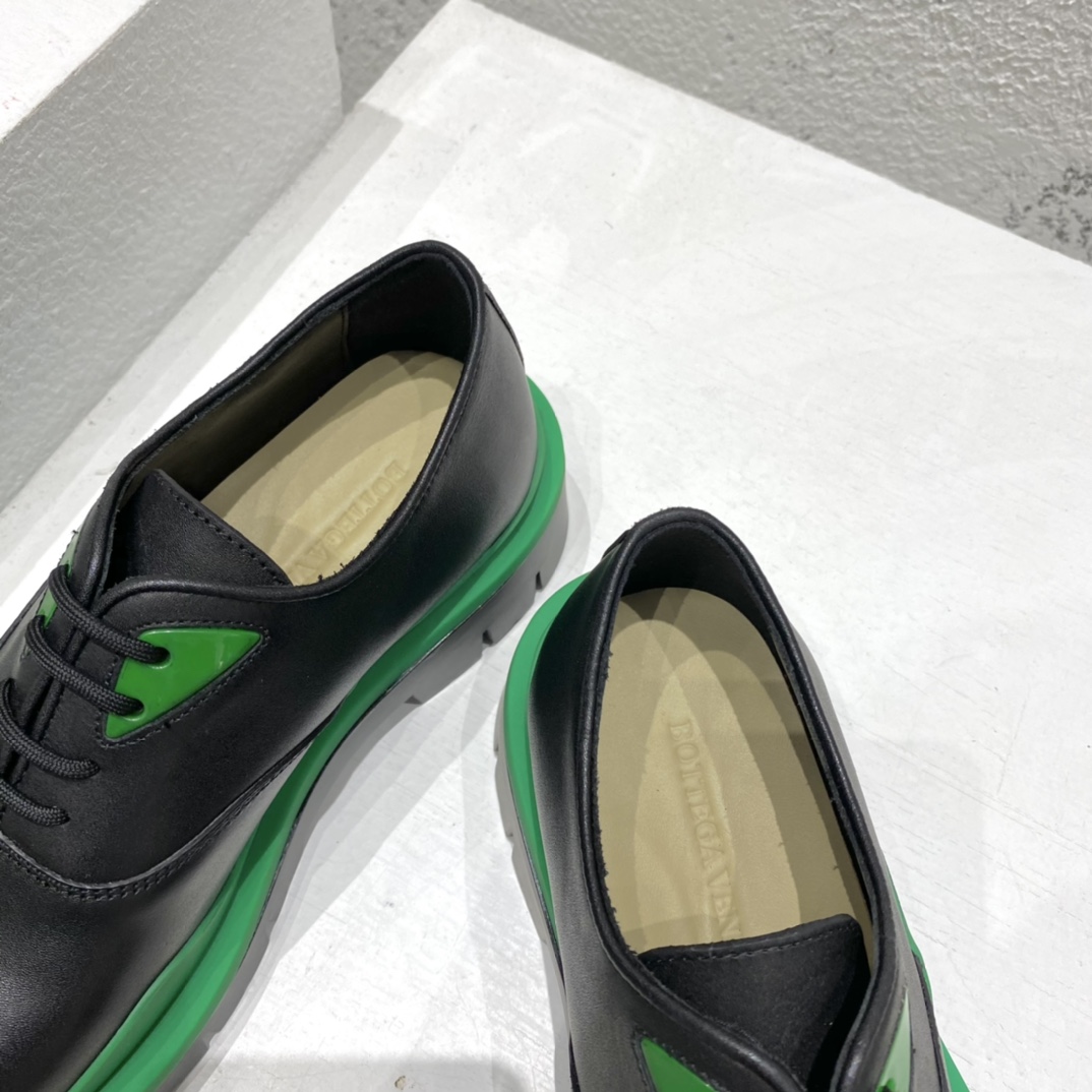 Bottega Veneta Vegetally-Tanned Leather Lace-Up Shoes - PerfectKickZ