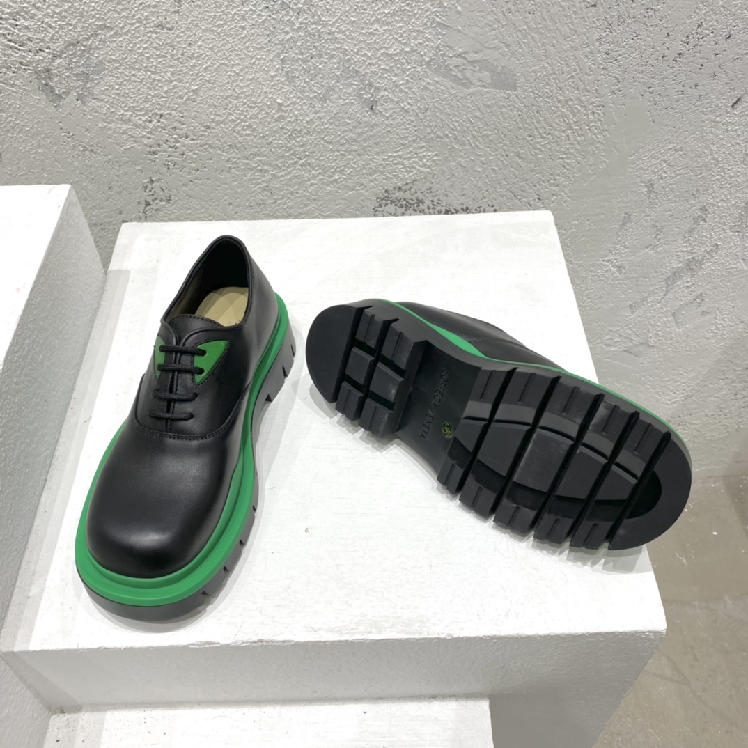 Bottega Veneta Vegetally-Tanned Leather Lace-Up Shoes - PerfectKickZ
