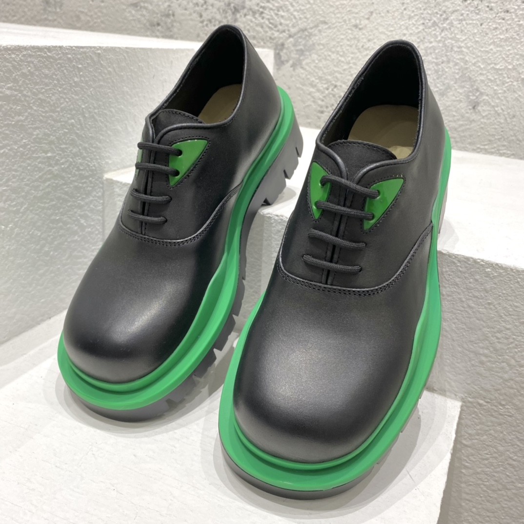 Bottega Veneta Vegetally-Tanned Leather Lace-Up Shoes - PerfectKickZ