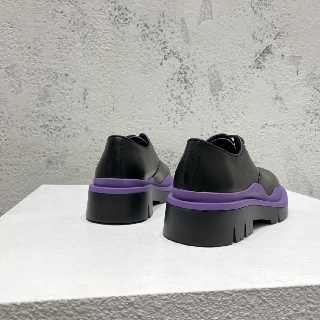 Bottega Veneta Vegetally-Tanned Leather Lace-Up Shoes - PerfectKickZ