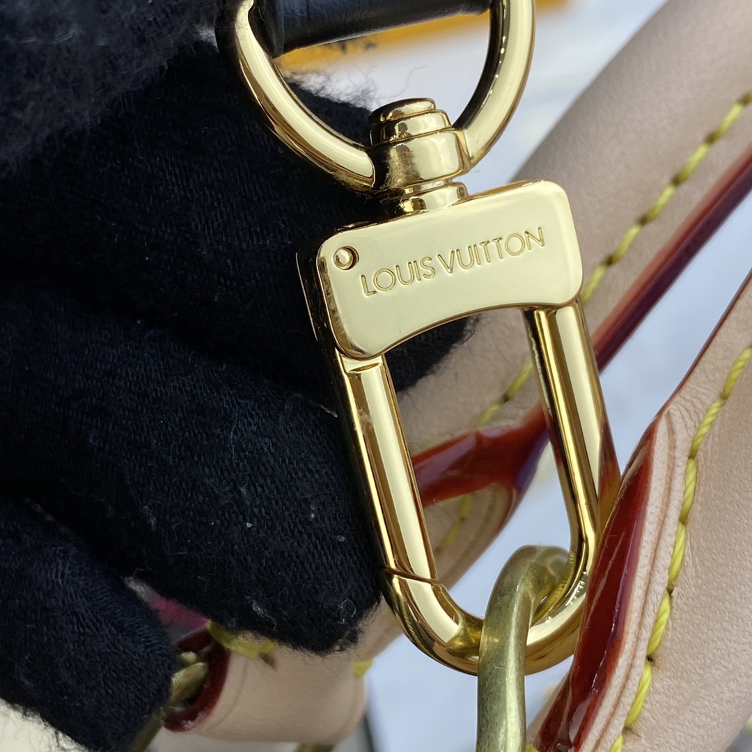 Louis Vuitton Alma BB Monogram Canvas Handbag (23.5-17.5-11.5cm)     M53152 - PerfectKickZ
