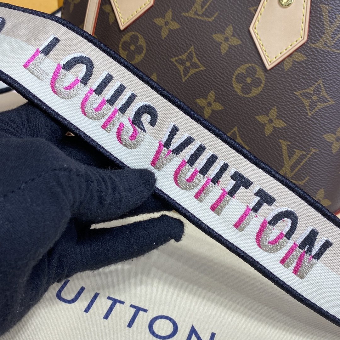Louis Vuitton Alma BB Monogram Canvas Handbag (23.5-17.5-11.5cm)     M53152 - PerfectKickZ