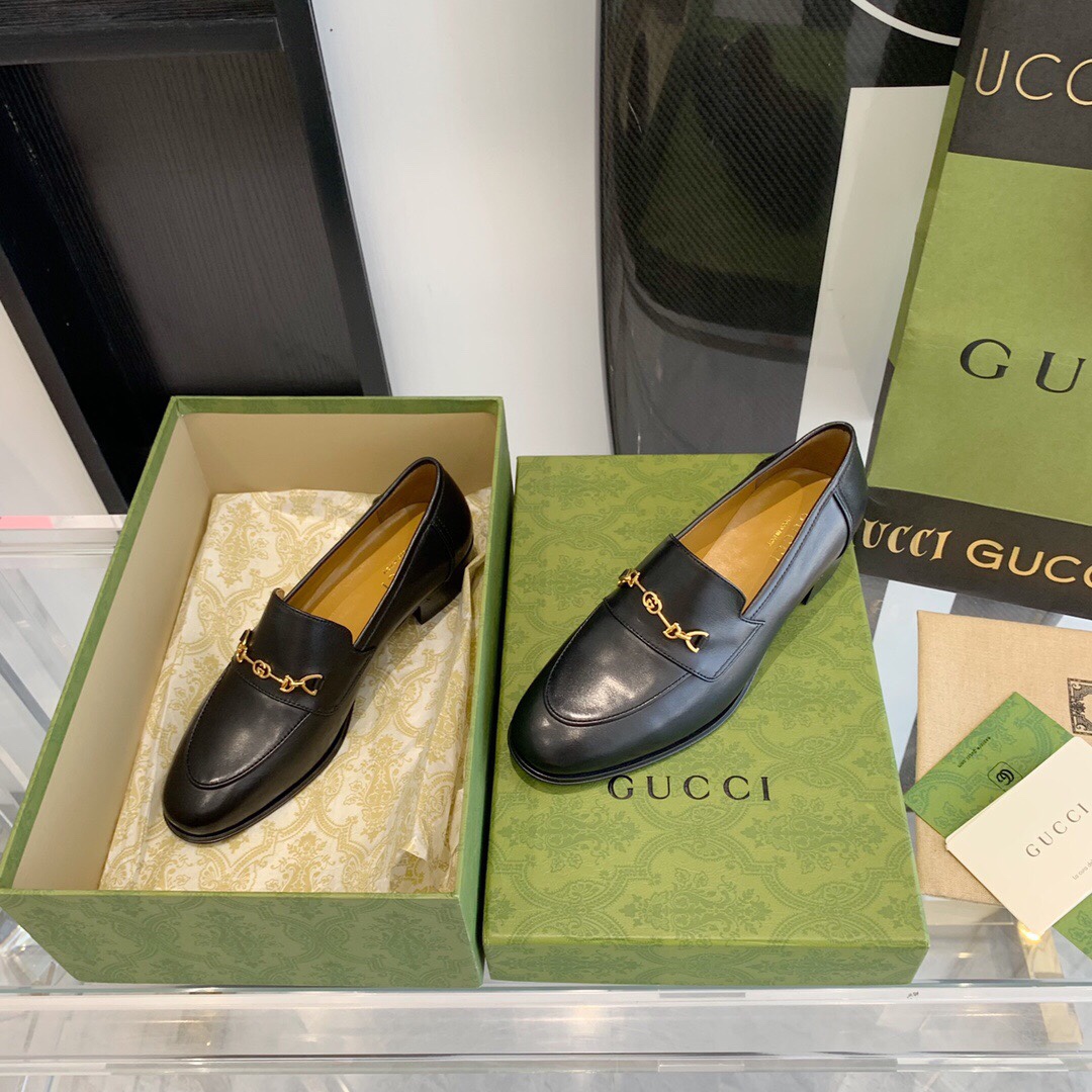 Gucci Women's Loafer With Horsebit - PerfectKickZ