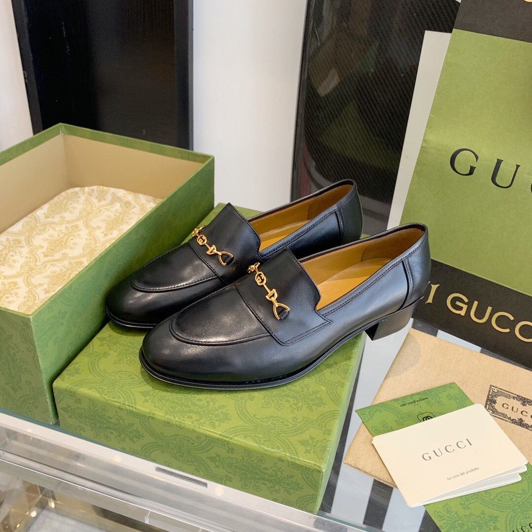Gucci Women's Loafer With Horsebit - PerfectKickZ