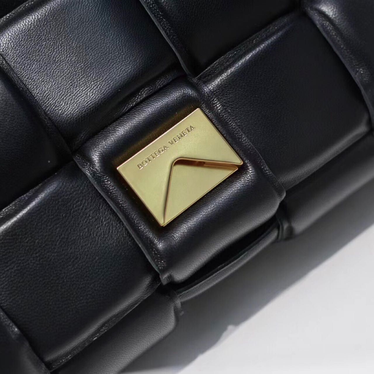 Bottega Veneta Chain Cassette Leather Crossbody Bag(26-18-8cm) - PerfectKickZ