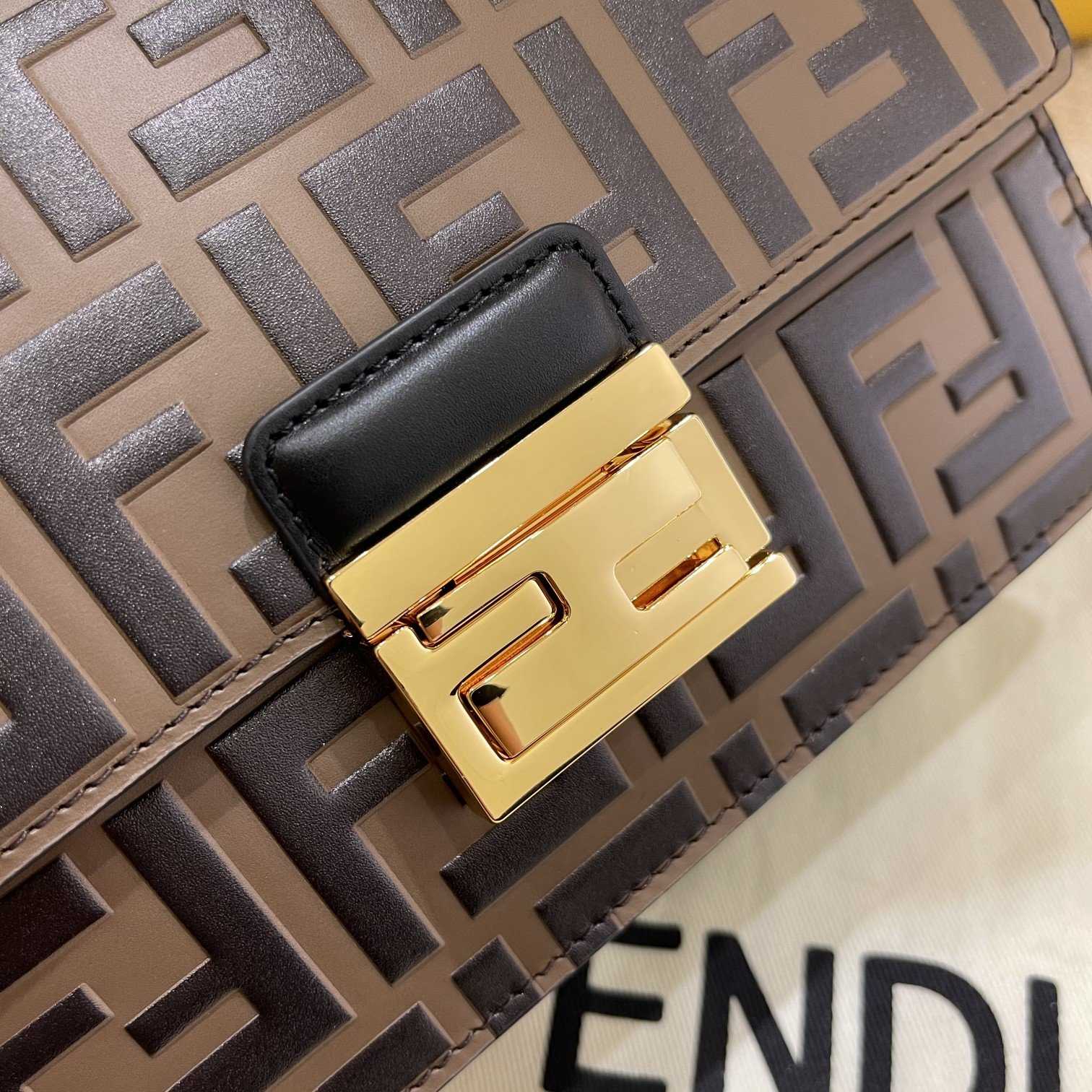 Fendi Kan U Small Brown Leather Mini-Bag(19-13-9cm) - PerfectKickZ