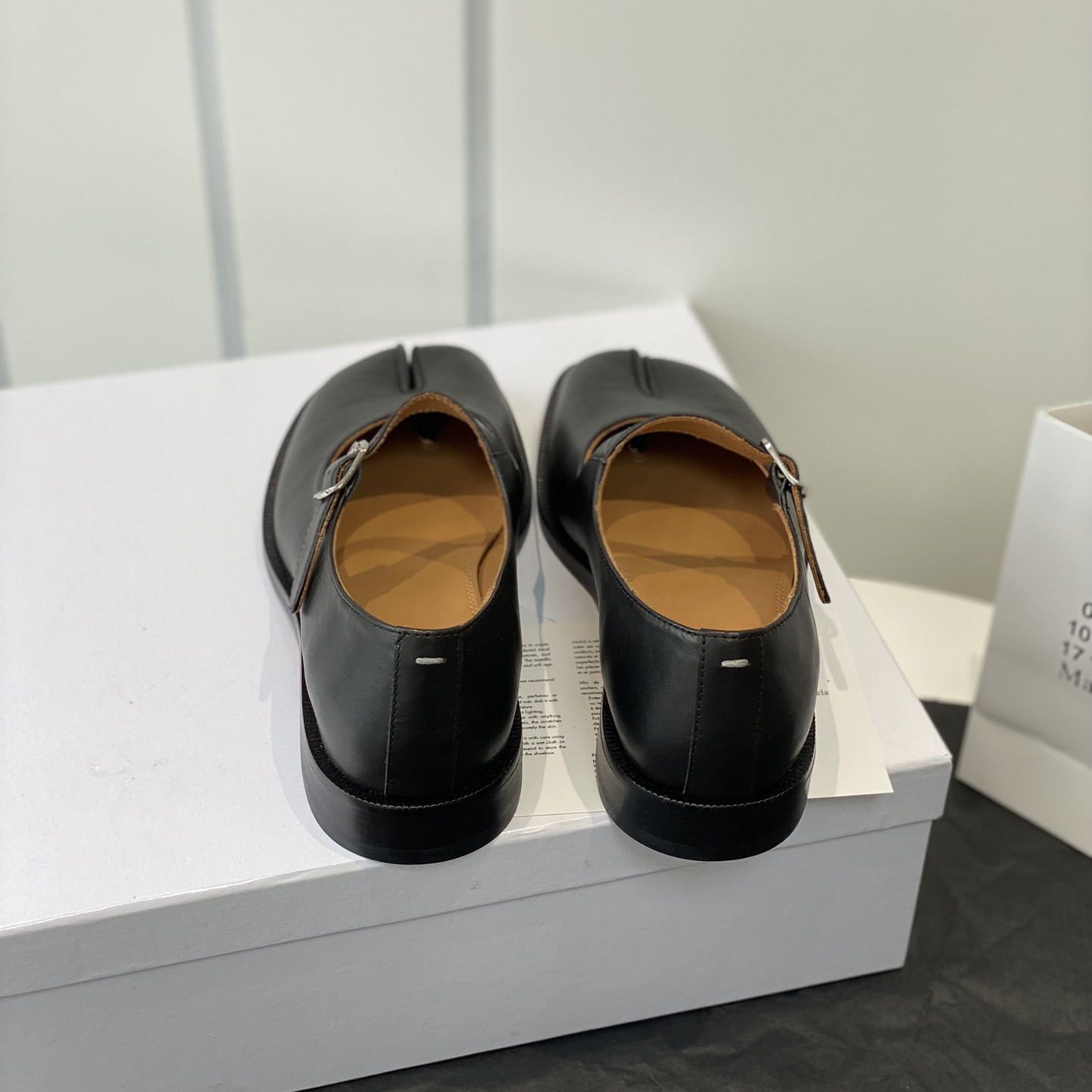 Maison Margiela Tabi Leather Mary Jane Shoes - PerfectKickZ