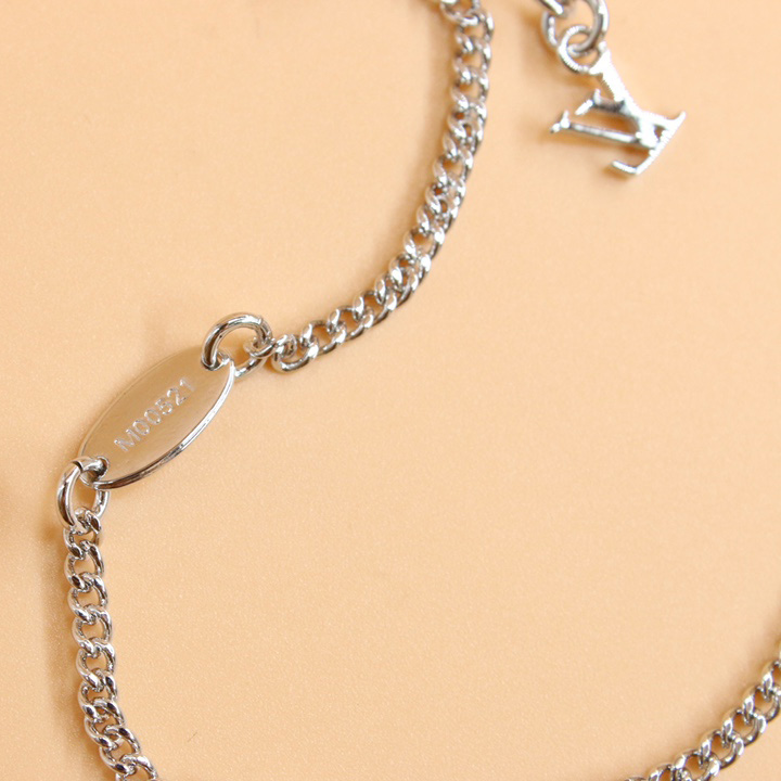 Louis Vuitton LV Instinct Pendant       M00522 - 