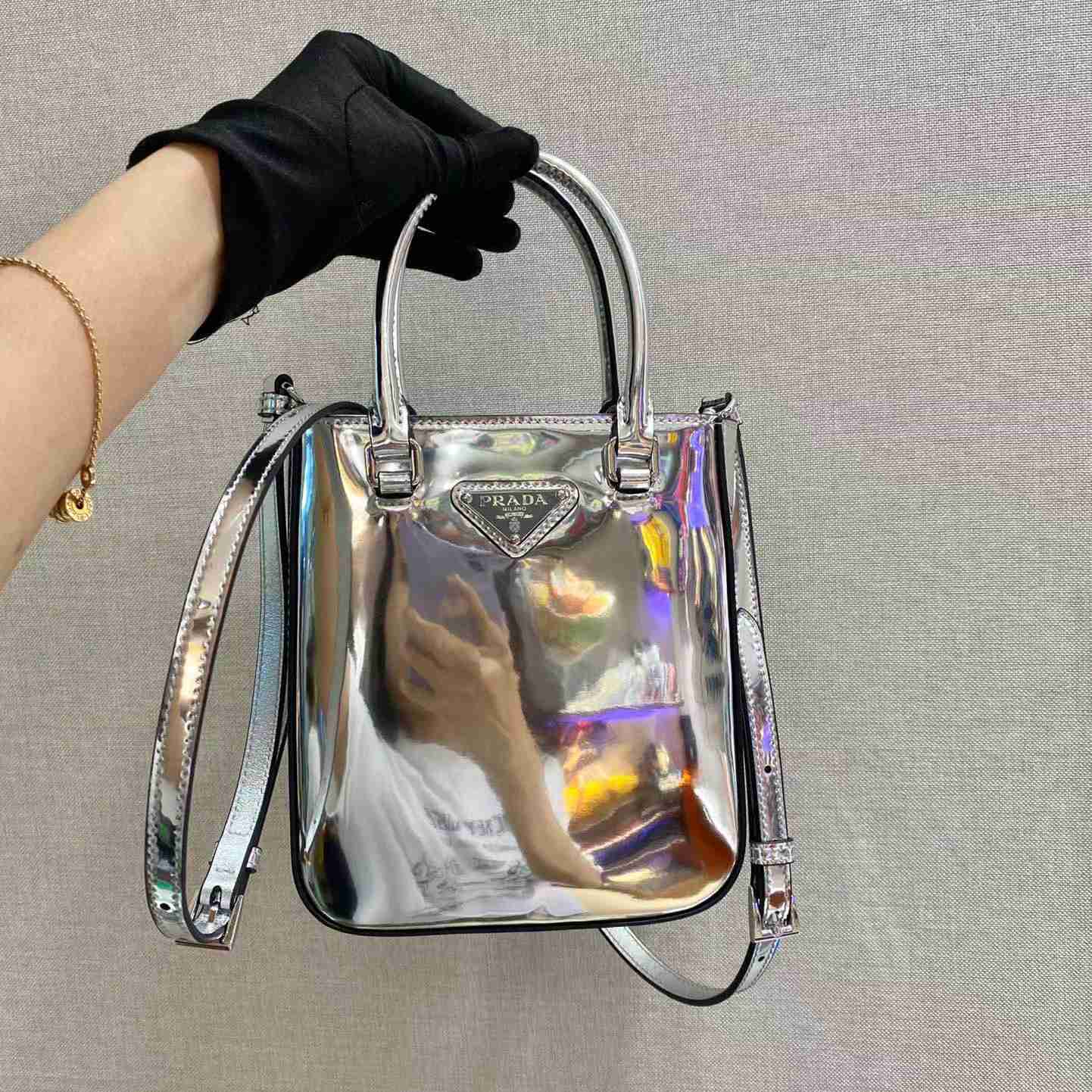 Prada Small Brushed Leather Tote(17.5-15-5cm) - PerfectKickZ