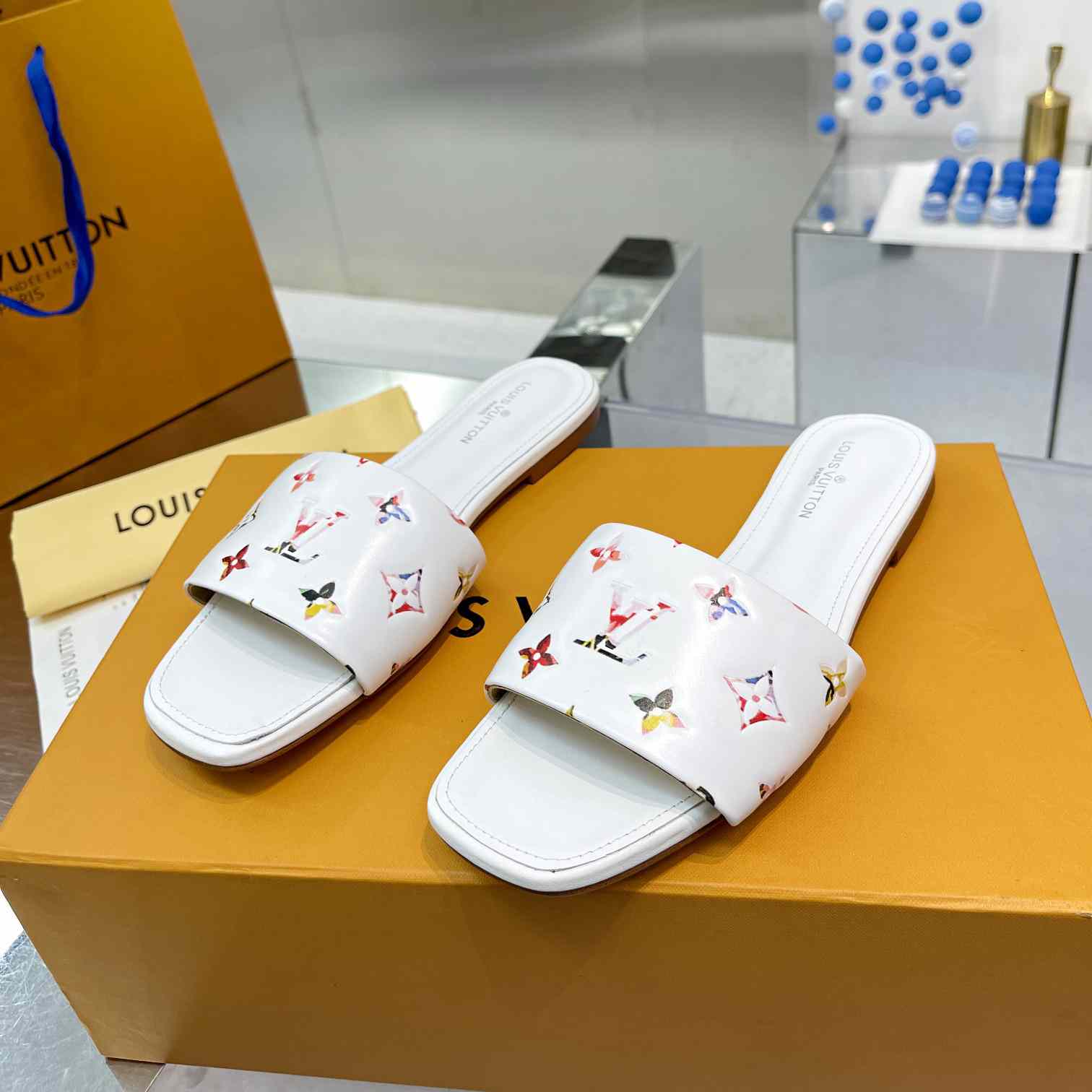 Louis Vuitton Revival Flat Mule     1AAORI - PerfectKickZ