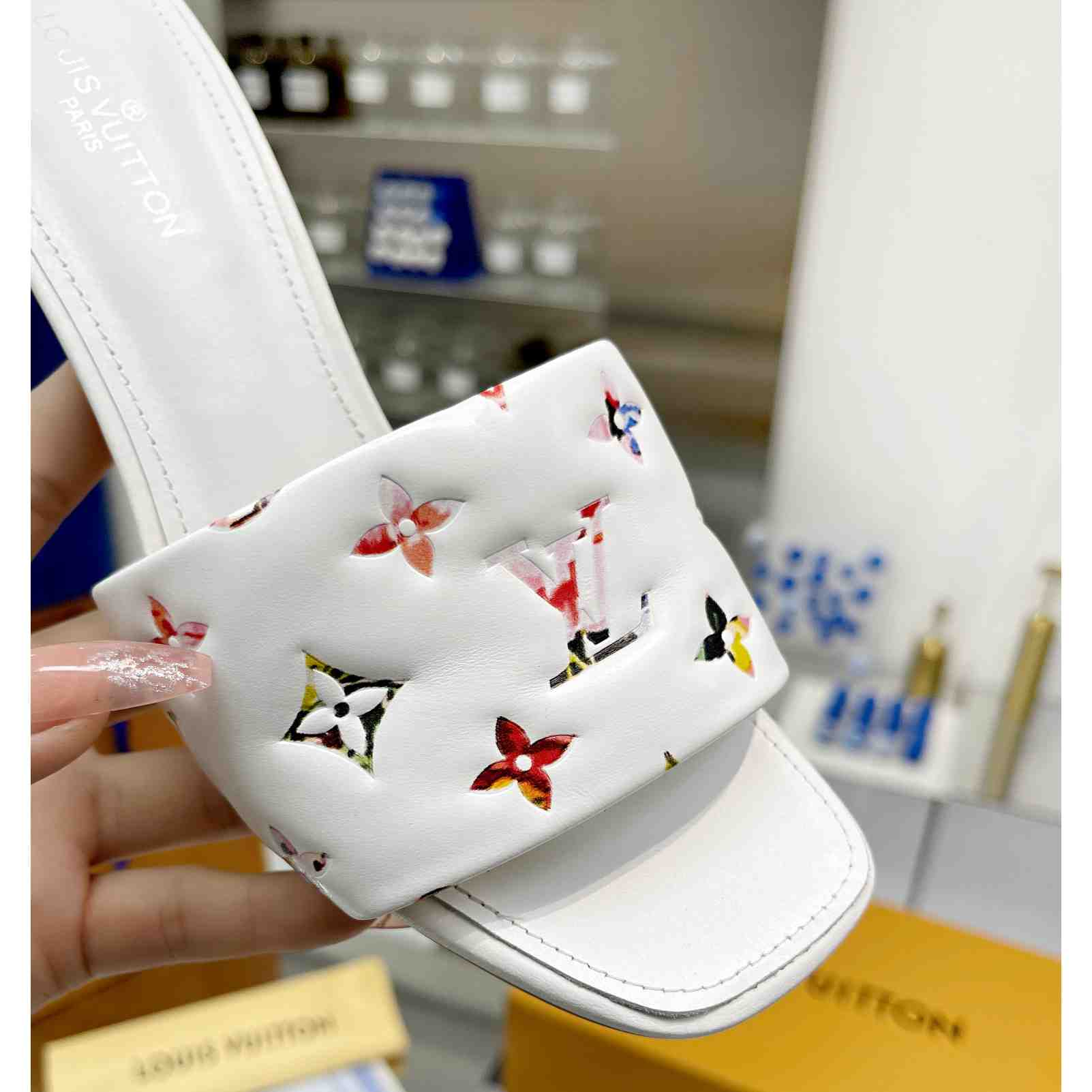 Louis Vuitton Revival Mule     1AAP7M - PerfectKickZ