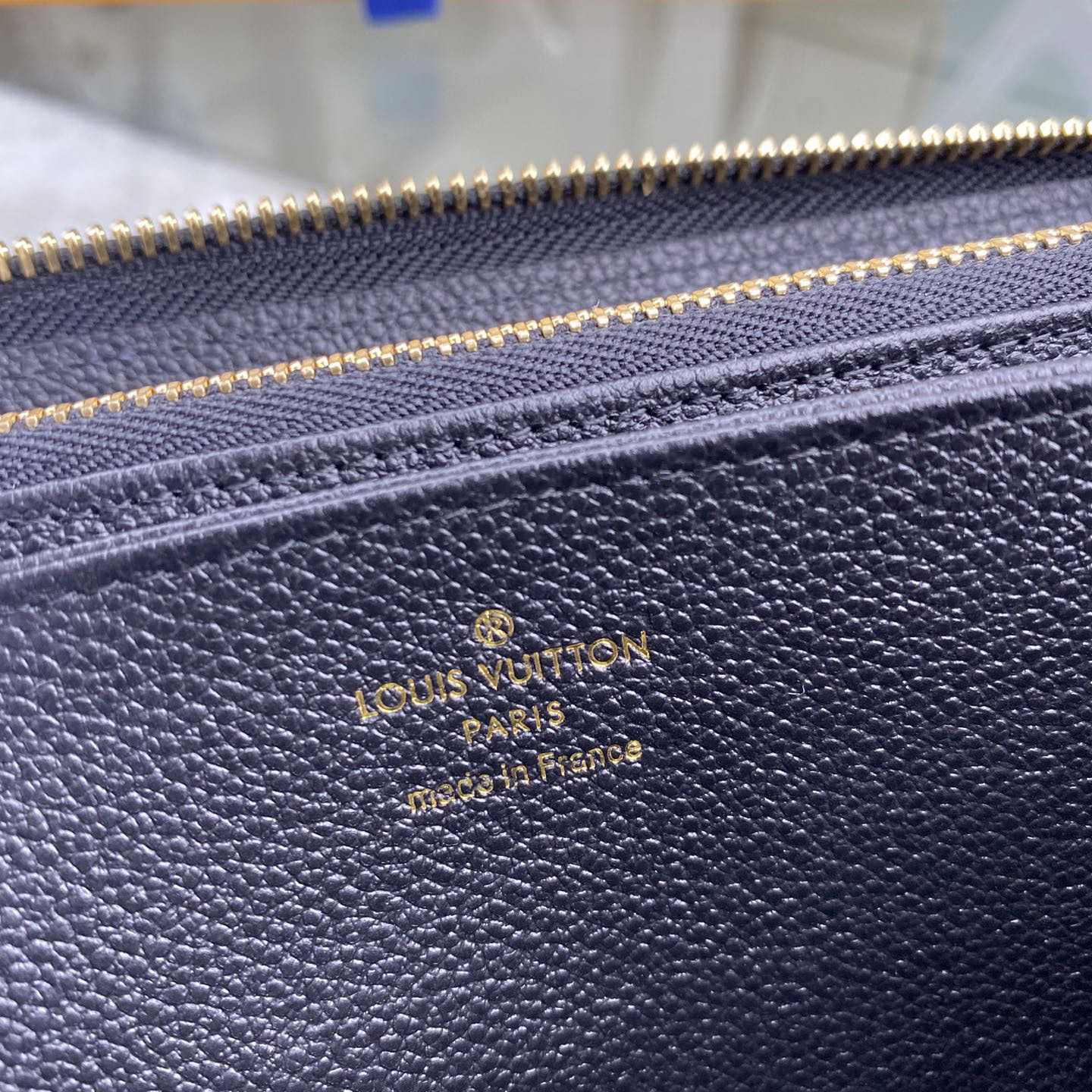 Louis Vuitton Zippy Wallet (19.5-10CM)     M61864 - PerfectKickZ
