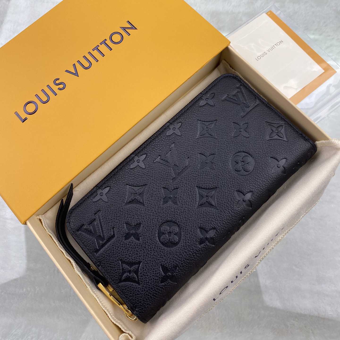 Louis Vuitton Zippy Wallet (19.5-10CM)     M61864 - PerfectKickZ