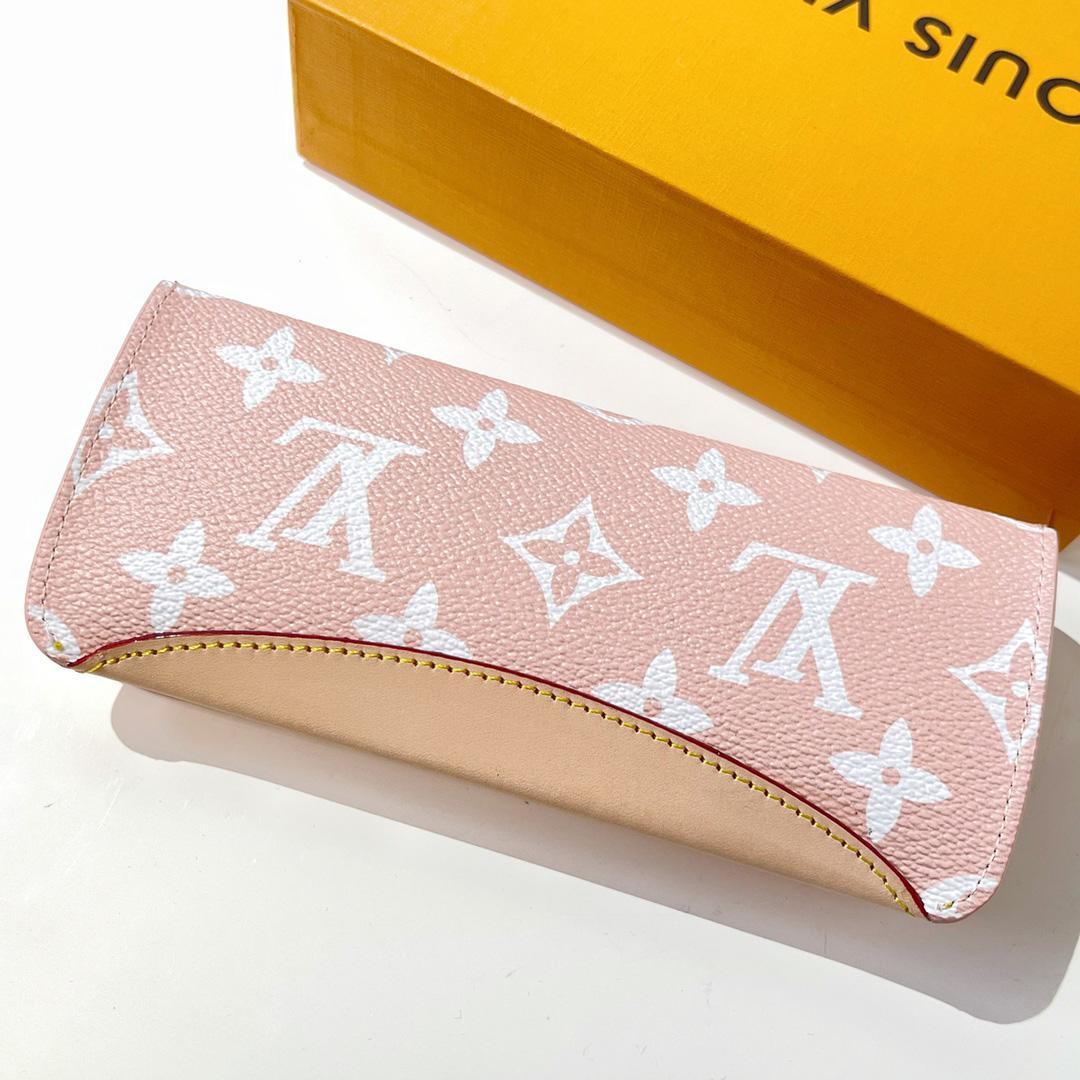 Louis Vuitton Woody Glasses Case   GI0620 - PerfectKickZ