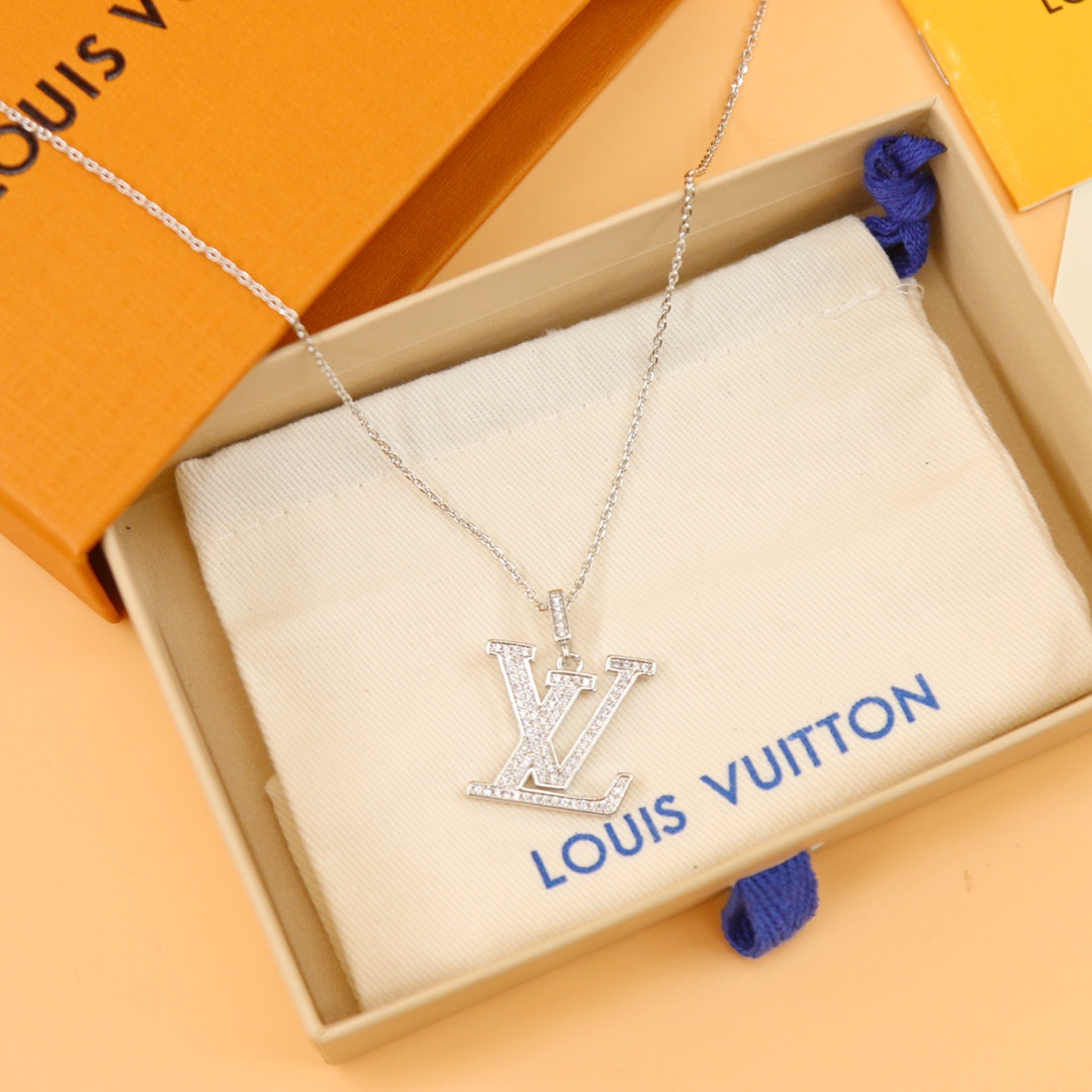 Louis Vuitton LV Idylle Blossom Large Pendant, White Gold And Diamonds      Q93821 - PerfectKickZ