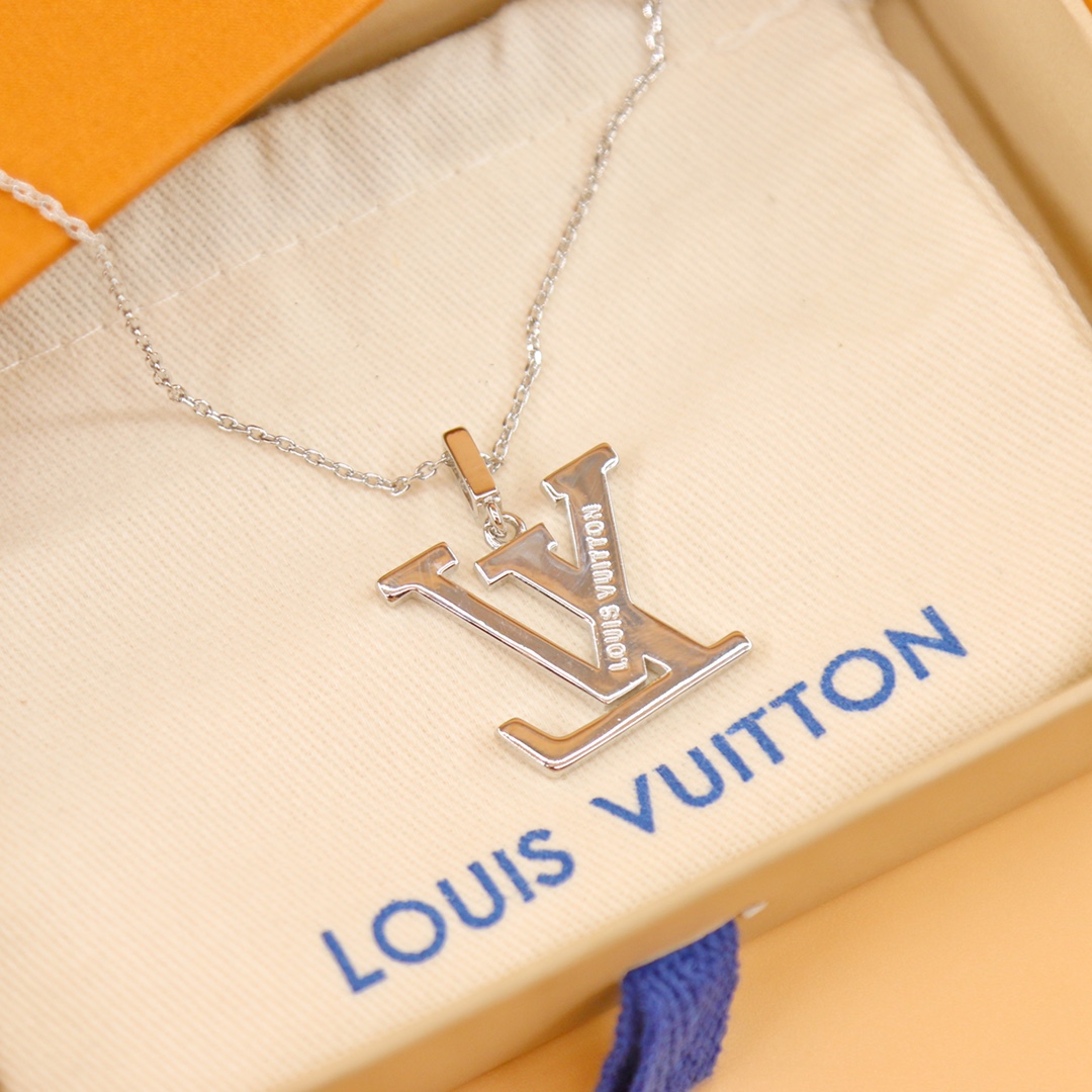 Louis Vuitton LV Idylle Blossom Large Pendant, White Gold And Diamonds      Q93821 - 