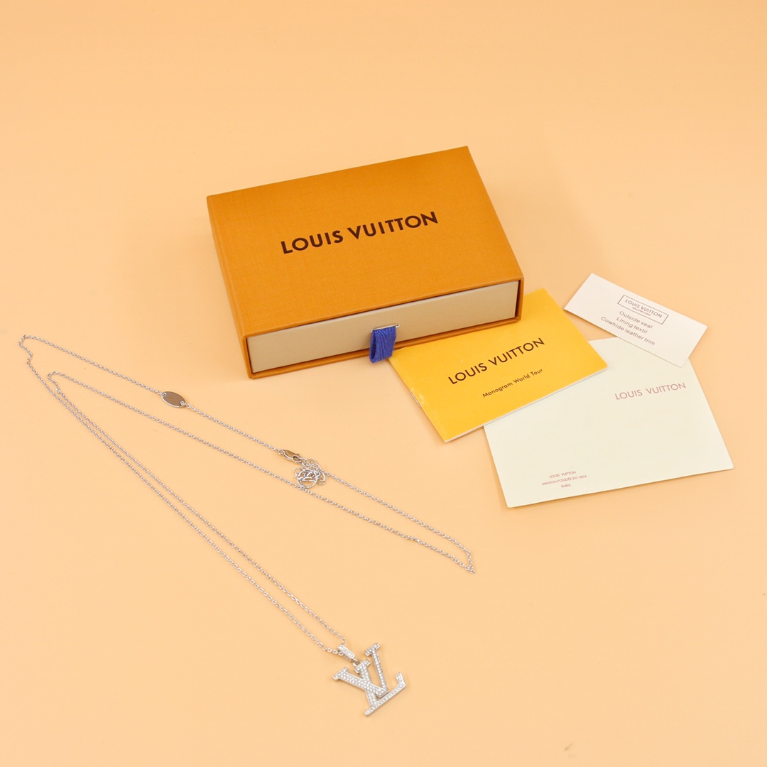 Louis Vuitton LV Idylle Blossom Large Pendant, White Gold And Diamonds      Q93821 - 