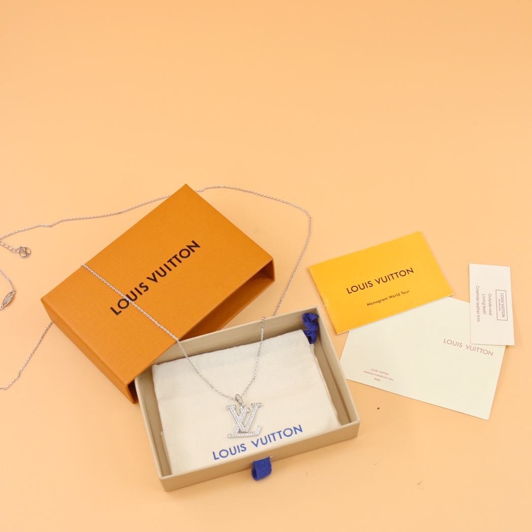 Louis Vuitton LV Idylle Blossom Large Pendant, White Gold And Diamonds      Q93821 - 