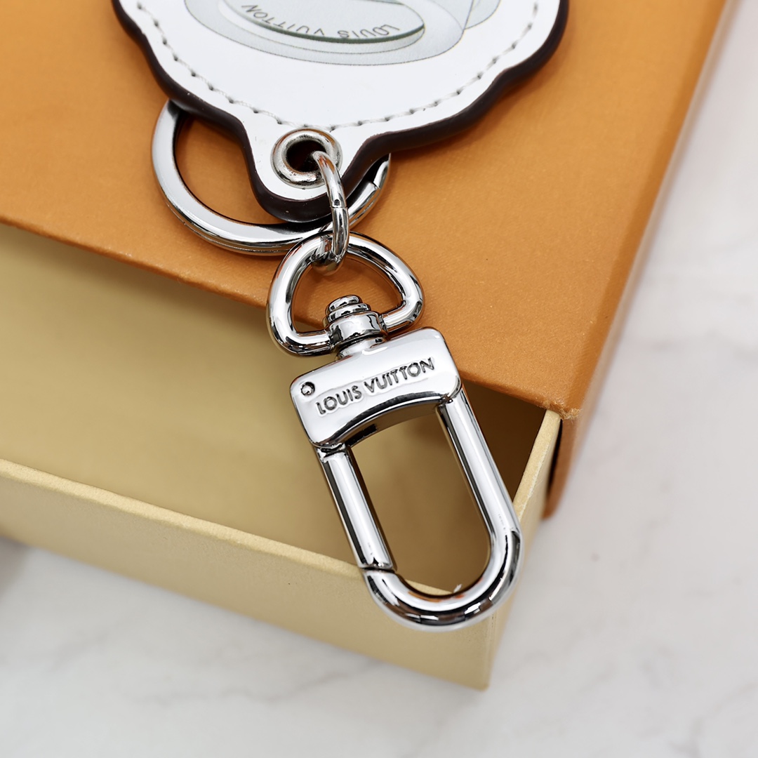 Louis Vuitton Everyday Lv Cup    MP3108 - PerfectKickZ