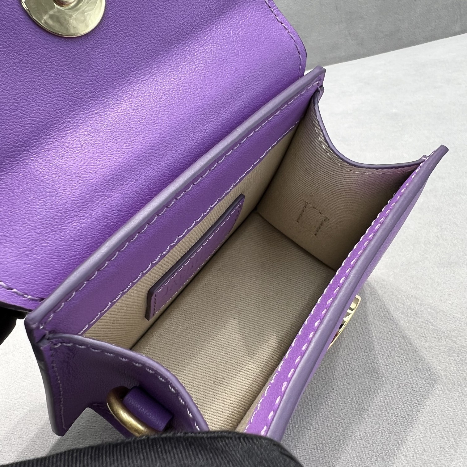 Jacquemus Le Chiquito Signature Mini Handbag(12-8-5cm) - 