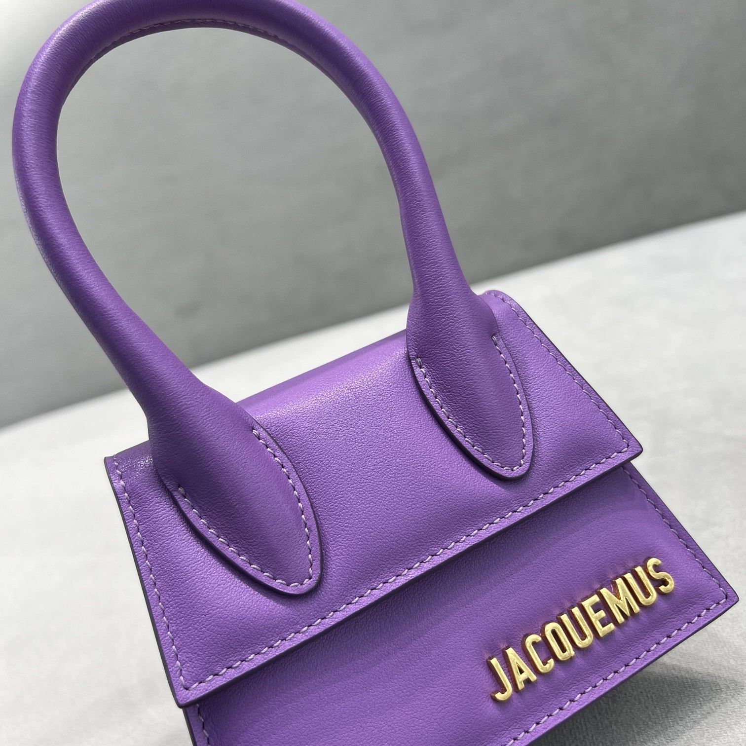 Jacquemus Le Chiquito Signature Mini Handbag(12-8-5cm) - 