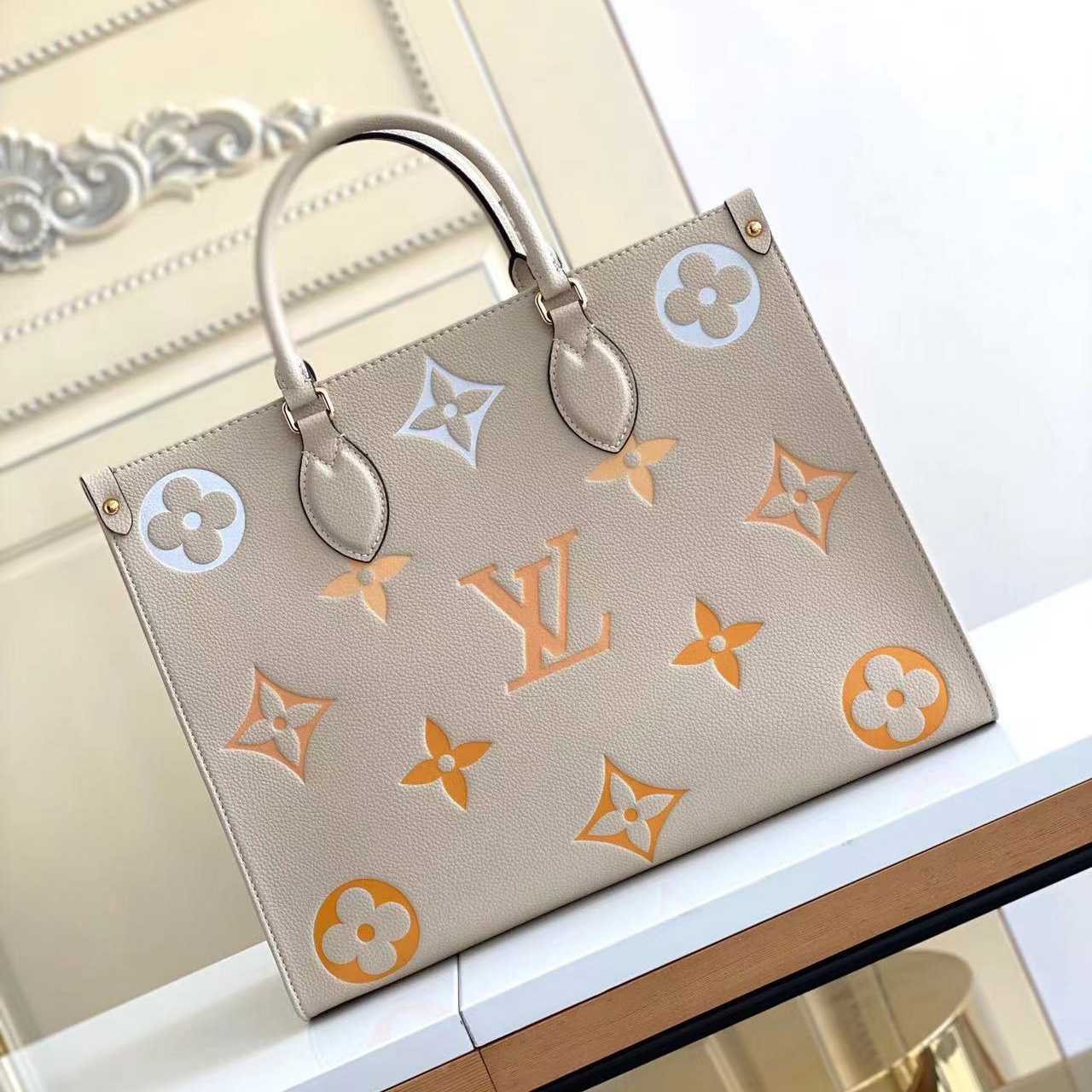 Louis Vuitton OnTheGo MM Tote Bag(35-27-14CM) - PerfectKickZ