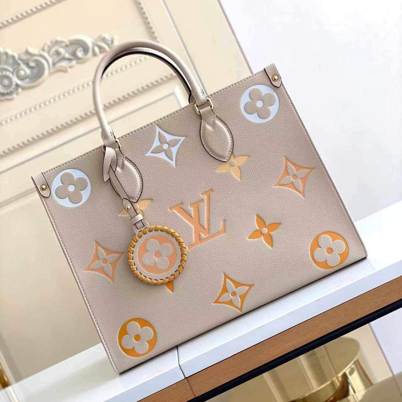 Louis Vuitton OnTheGo MM Tote Bag(35-27-14CM) - PerfectKickZ