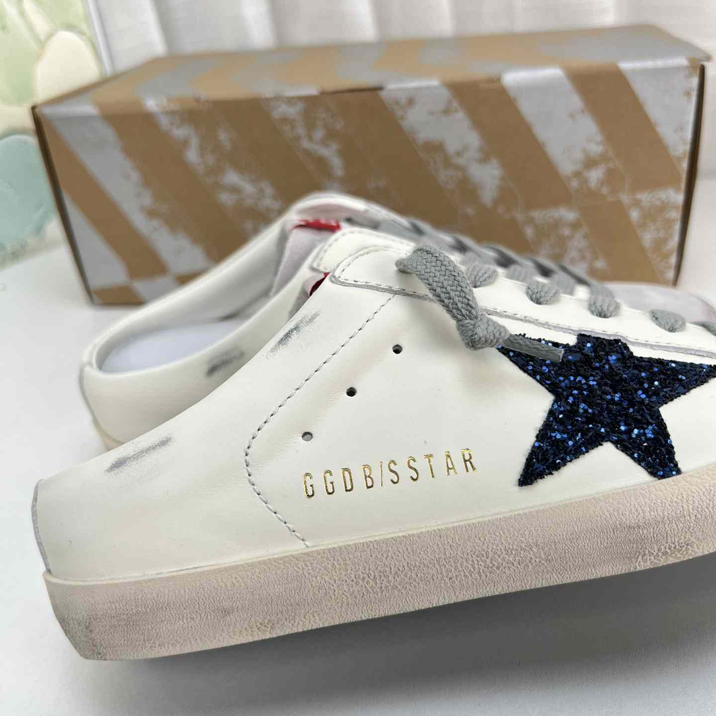 Golden Goose Super-Star Sabots In White Leather With Blue Glitter Star And Dove-Gray Suede Tongue - PerfectKickZ