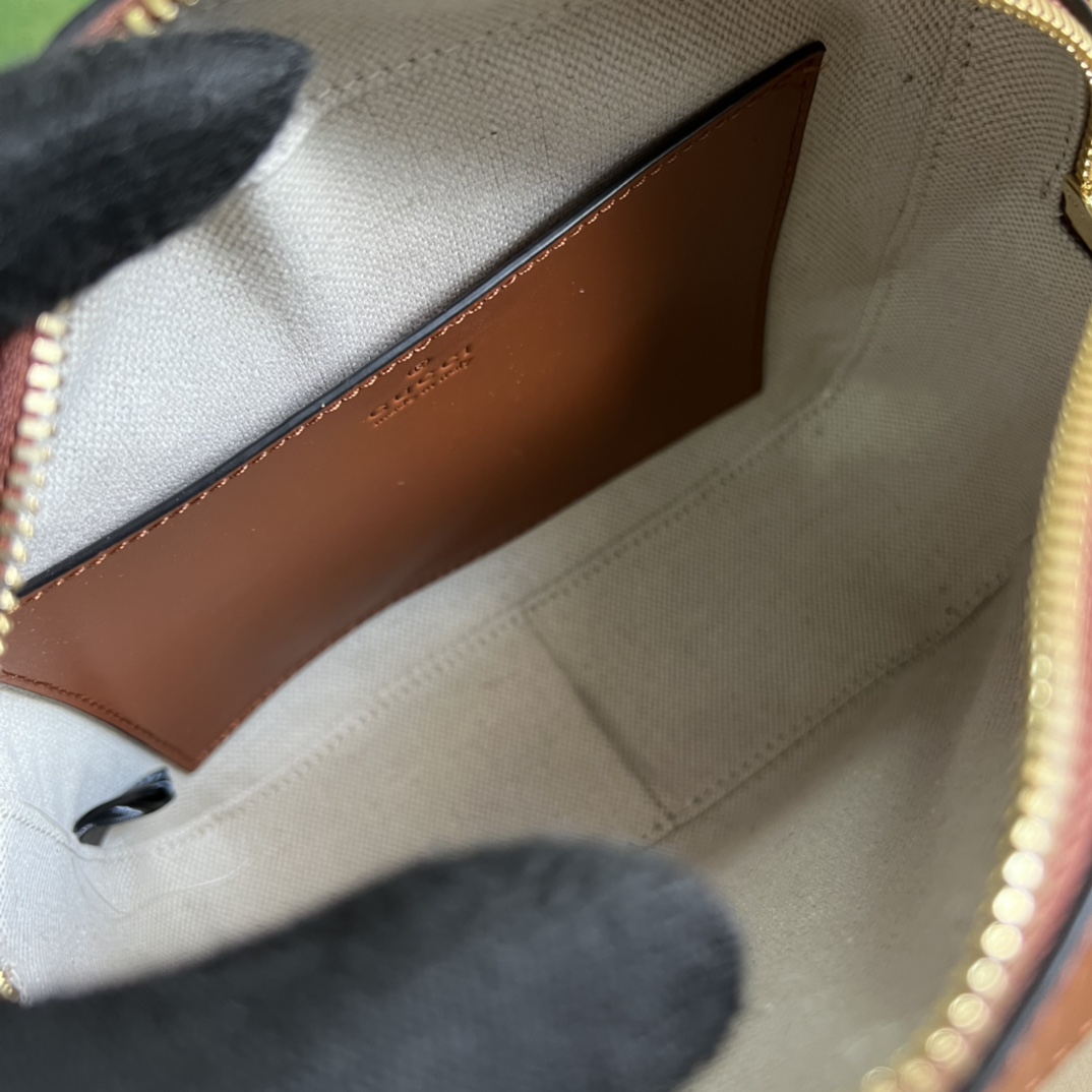 Gucci GG Matelassé Leather Shoulder Bag(21.5-17-7.5cm) - PerfectKickZ