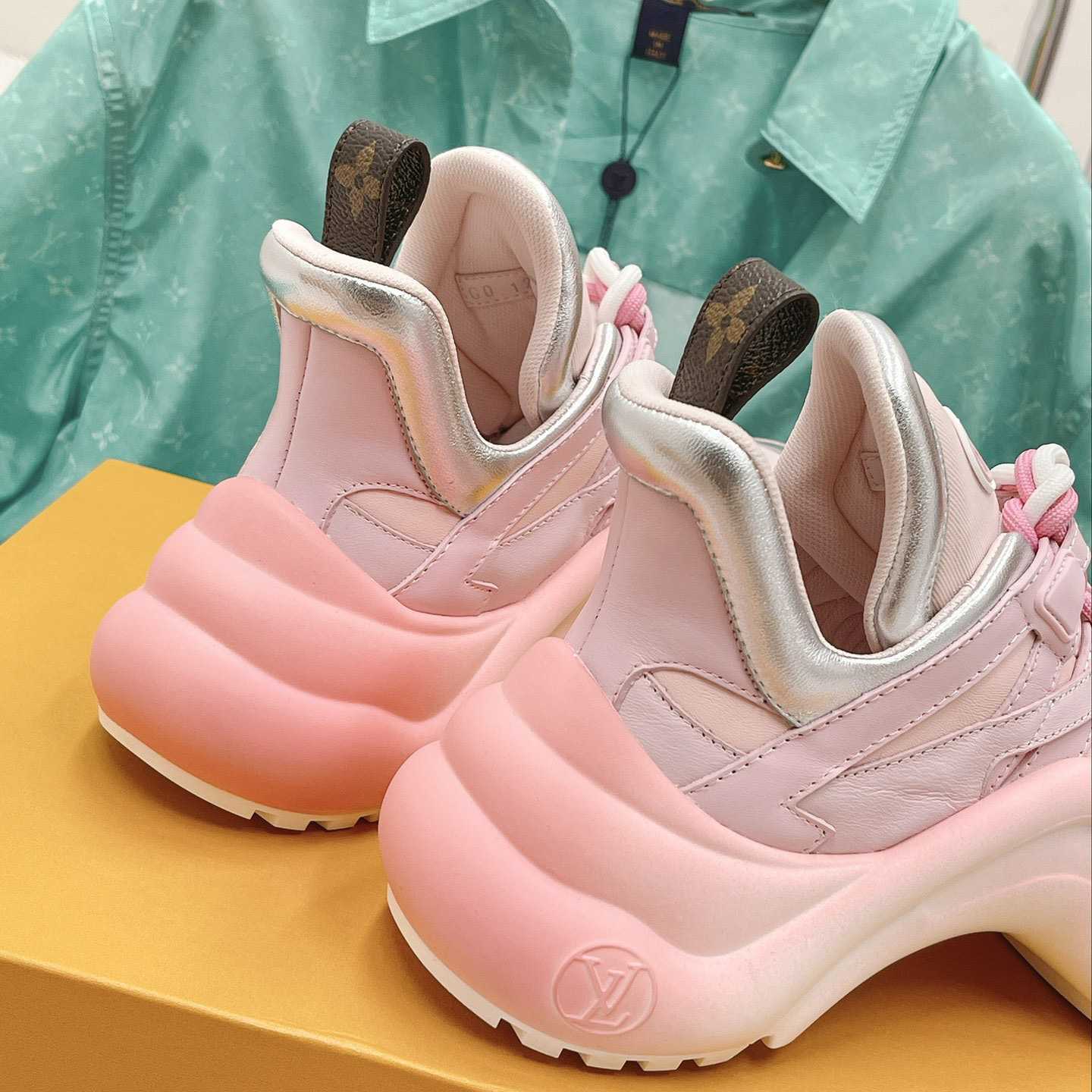 Louis Vuitton LV Archlight Sneaker       1AACM2 - PerfectKickZ