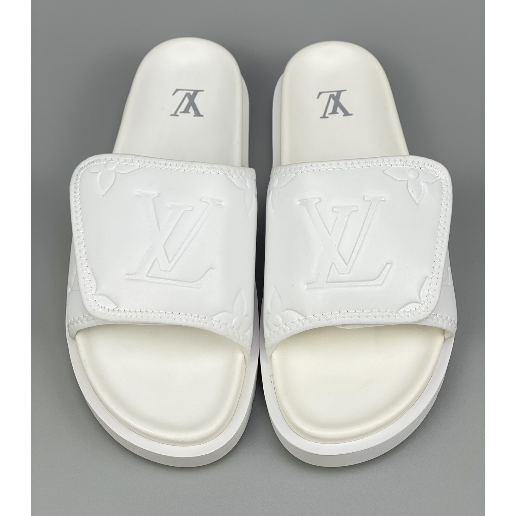 Louis Vuitton Miami Mule      1AA7RH - PerfectKickZ
