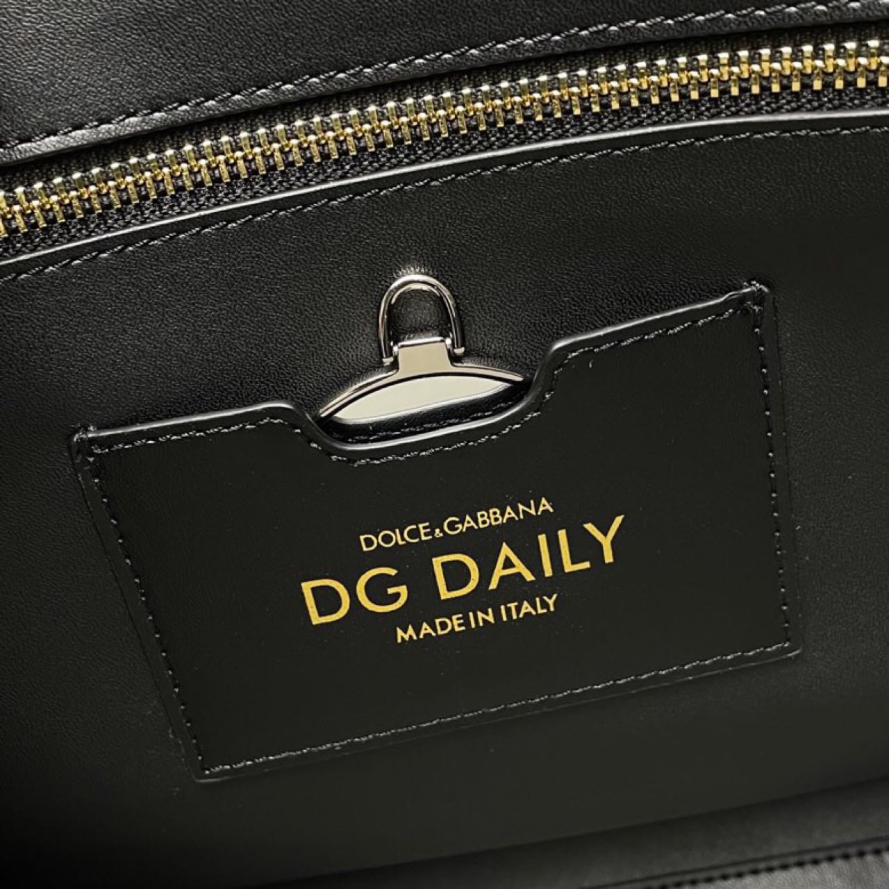 Dolce & Gabbana Small calfskin DG Daily shopper(36-28.5-13cm) - PerfectKickZ
