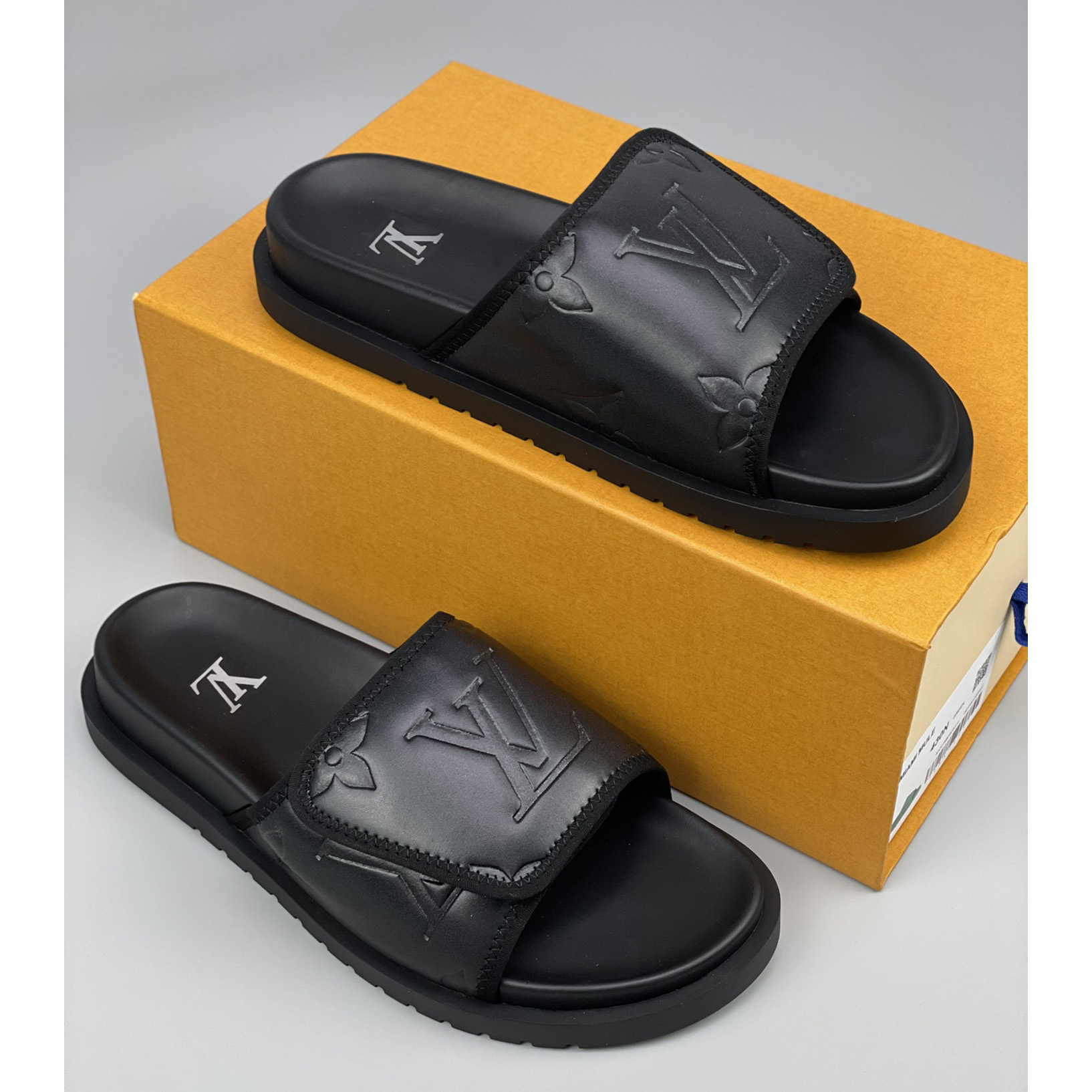 Louis Vuitton Miami Mule      1AA7RW - PerfectKickZ