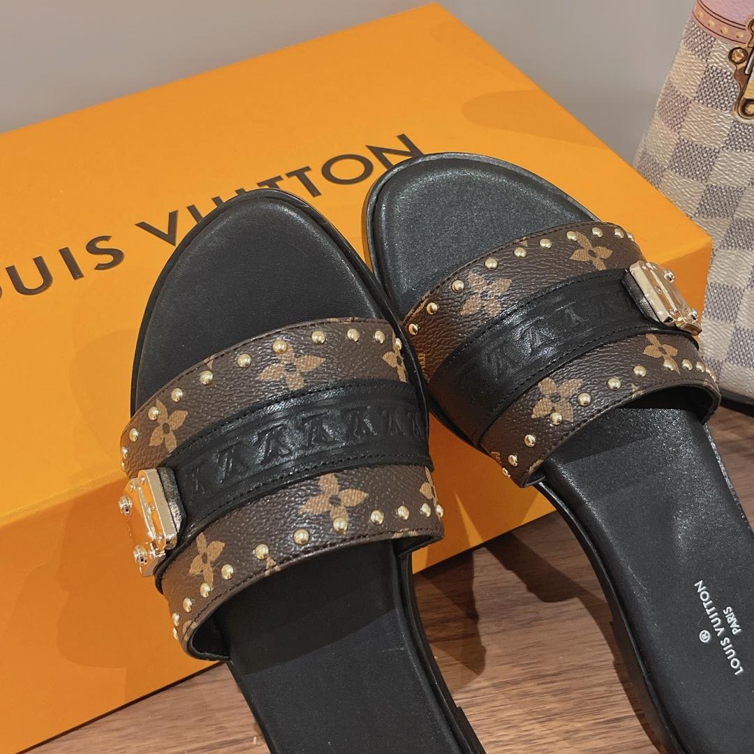 Louis Vuitton Lock It Flat Mule     1AAC3Q - PerfectKickZ
