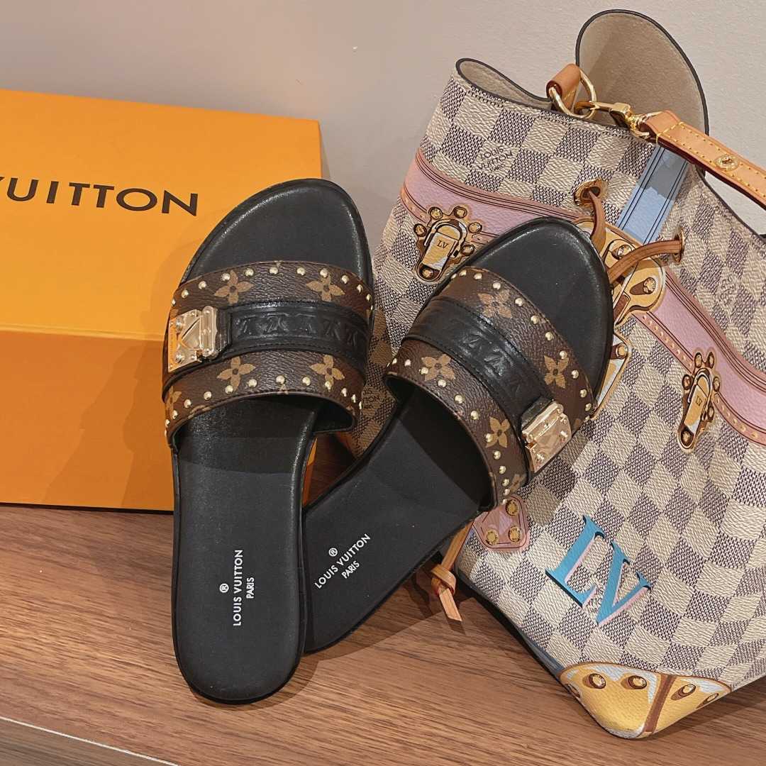 Louis Vuitton Lock It Flat Mule     1AAC3Q - PerfectKickZ