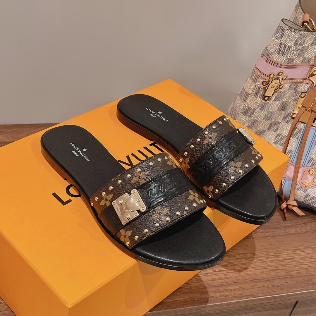 Louis Vuitton Lock It Flat Mule     1AAC3Q - PerfectKickZ