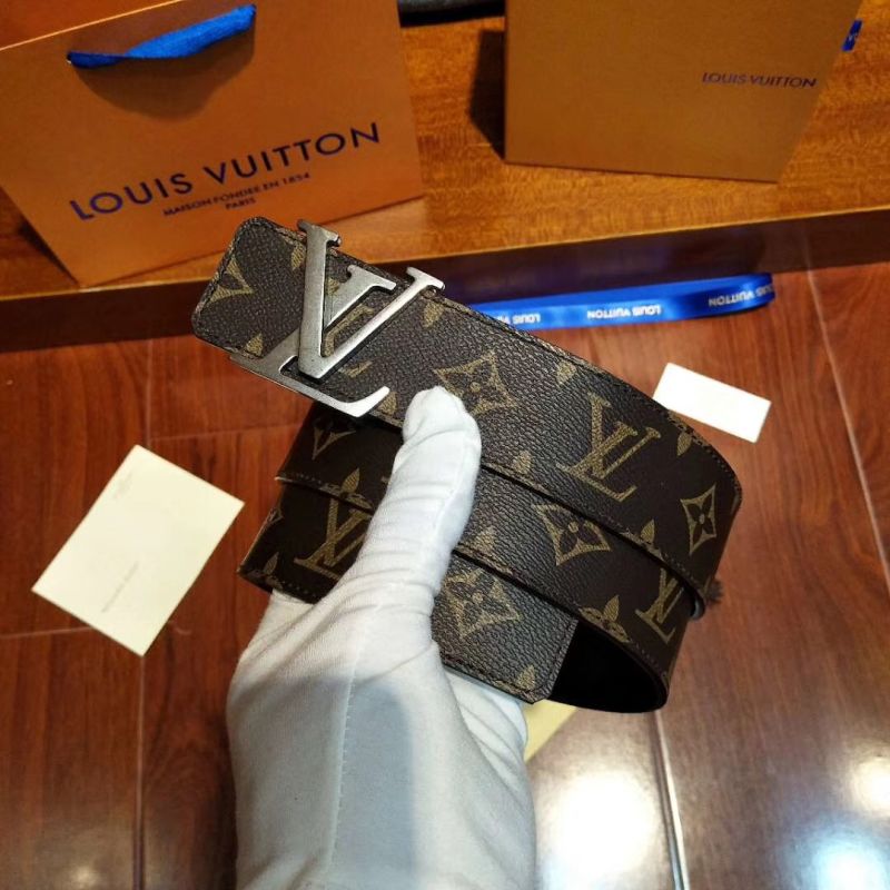 Louis Vuitton LV Initiales 40MM Reversible      M9821U - PerfectKickZ