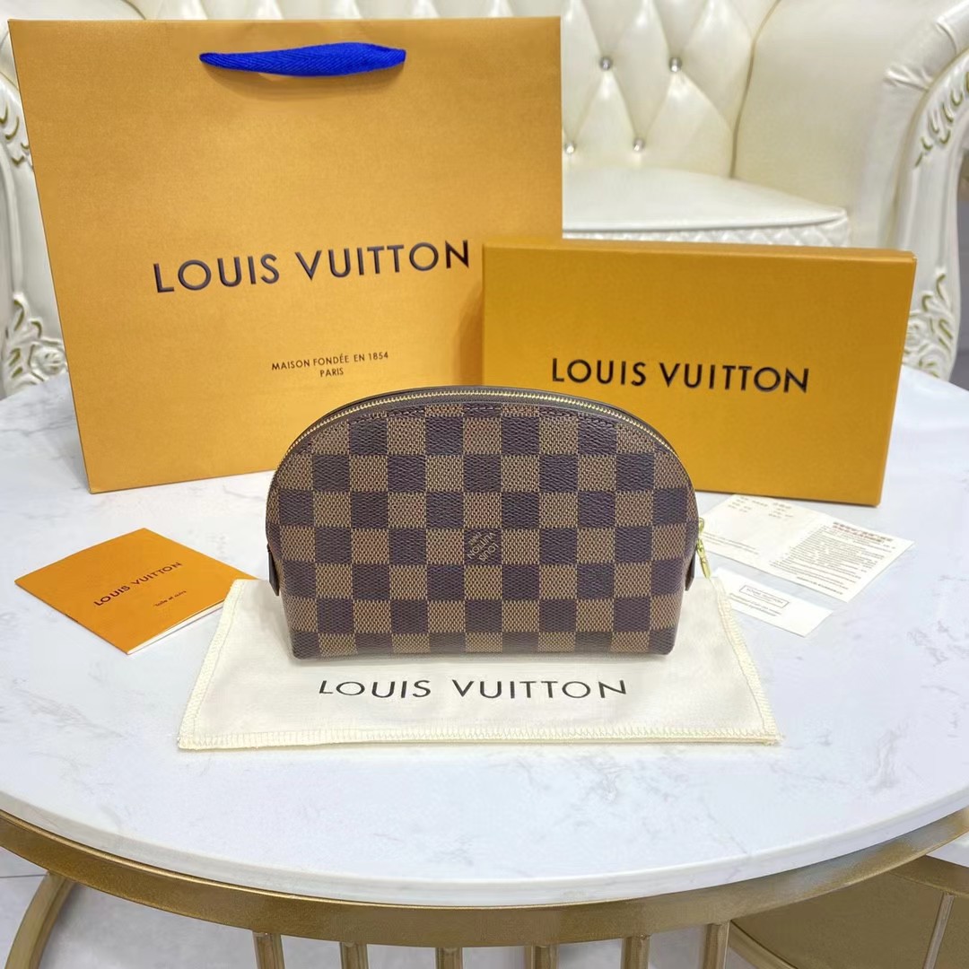 Louis Vuitton Cosmetic Pouch (17-11.5-6cm)   N47516 - PerfectKickZ