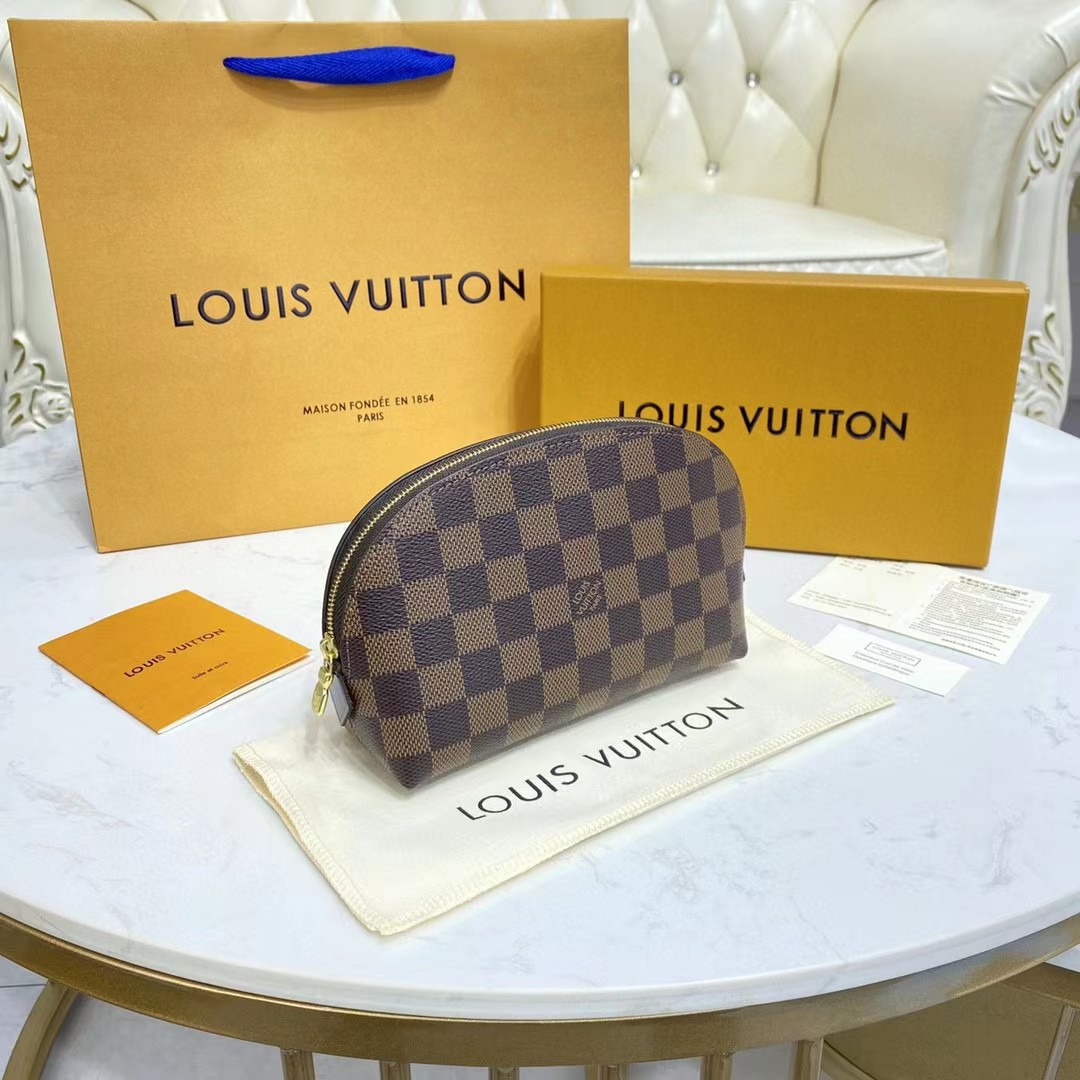 Louis Vuitton Cosmetic Pouch (17-11.5-6cm)   N47516 - PerfectKickZ