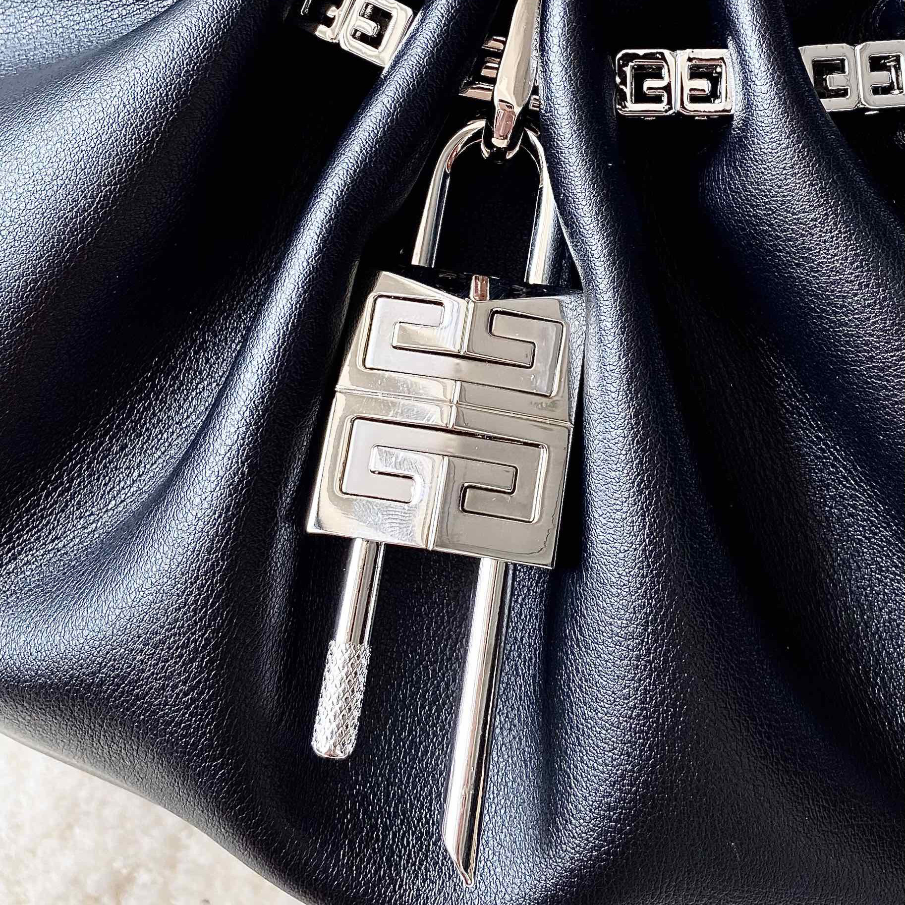 Givenchy Small Kenny Bag In Smooth Leather - Black(32-22-17cm) - PerfectKickZ