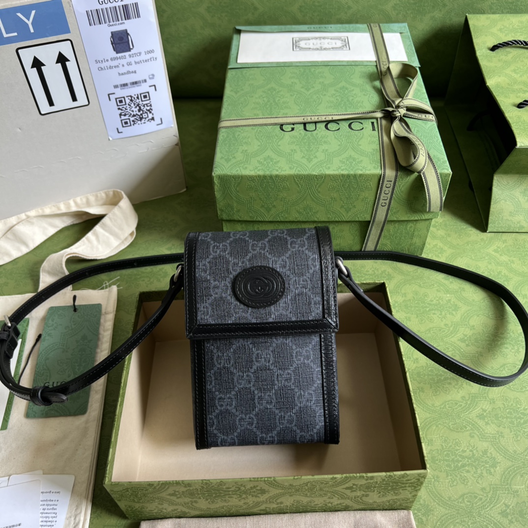 Gucci Black Mini GG Supreme Pouch(11.5-17-4cm) - PerfectKickZ