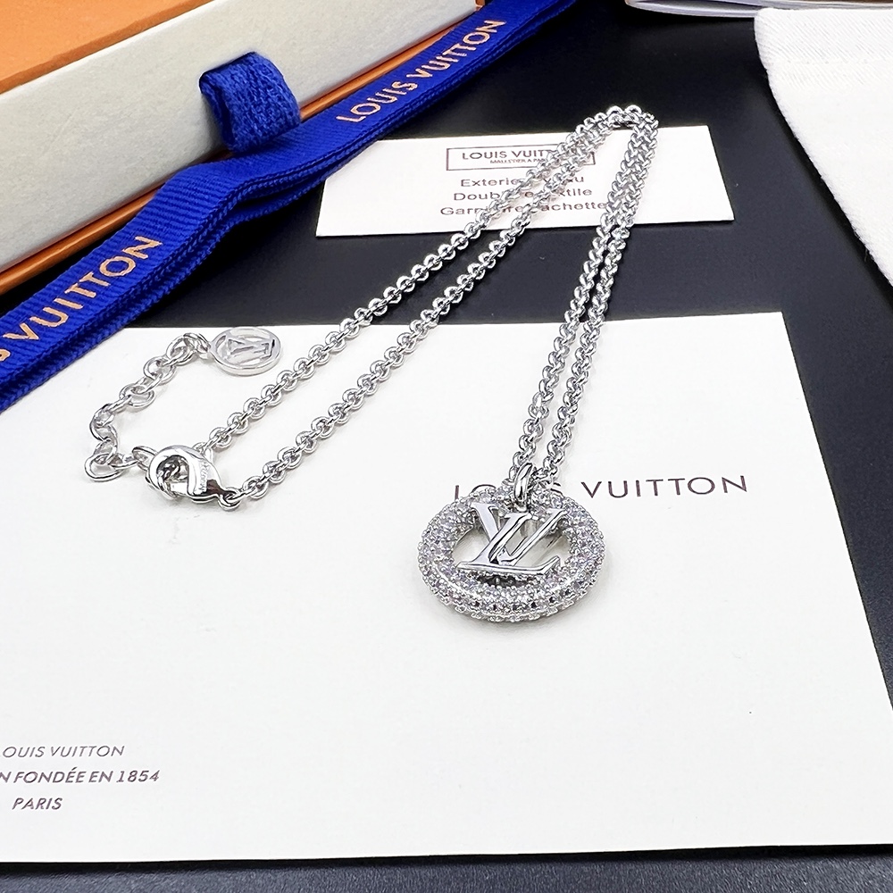 Louis Vuitton Louise By Night Necklace     M00759 - PerfectKickZ