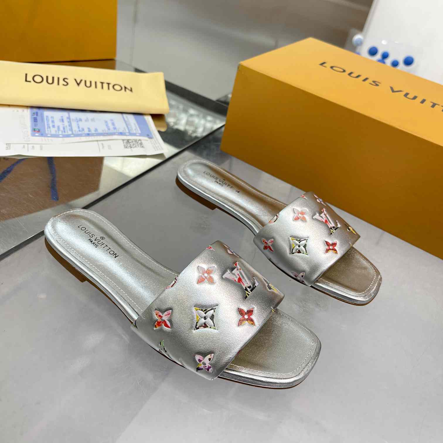 Louis Vuitton Revival Flat Mule     1AAOVA - PerfectKickZ