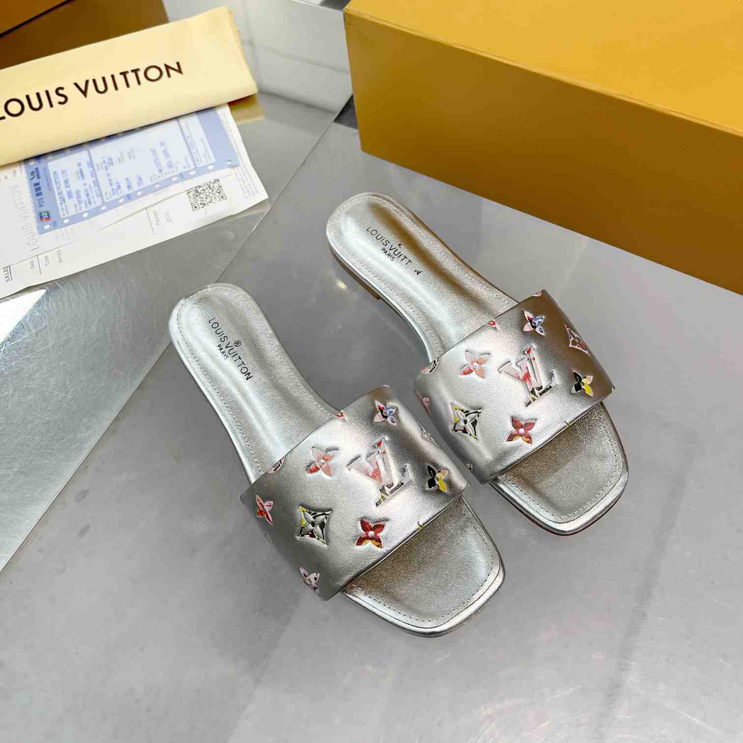 Louis Vuitton Revival Flat Mule     1AAOVA - PerfectKickZ