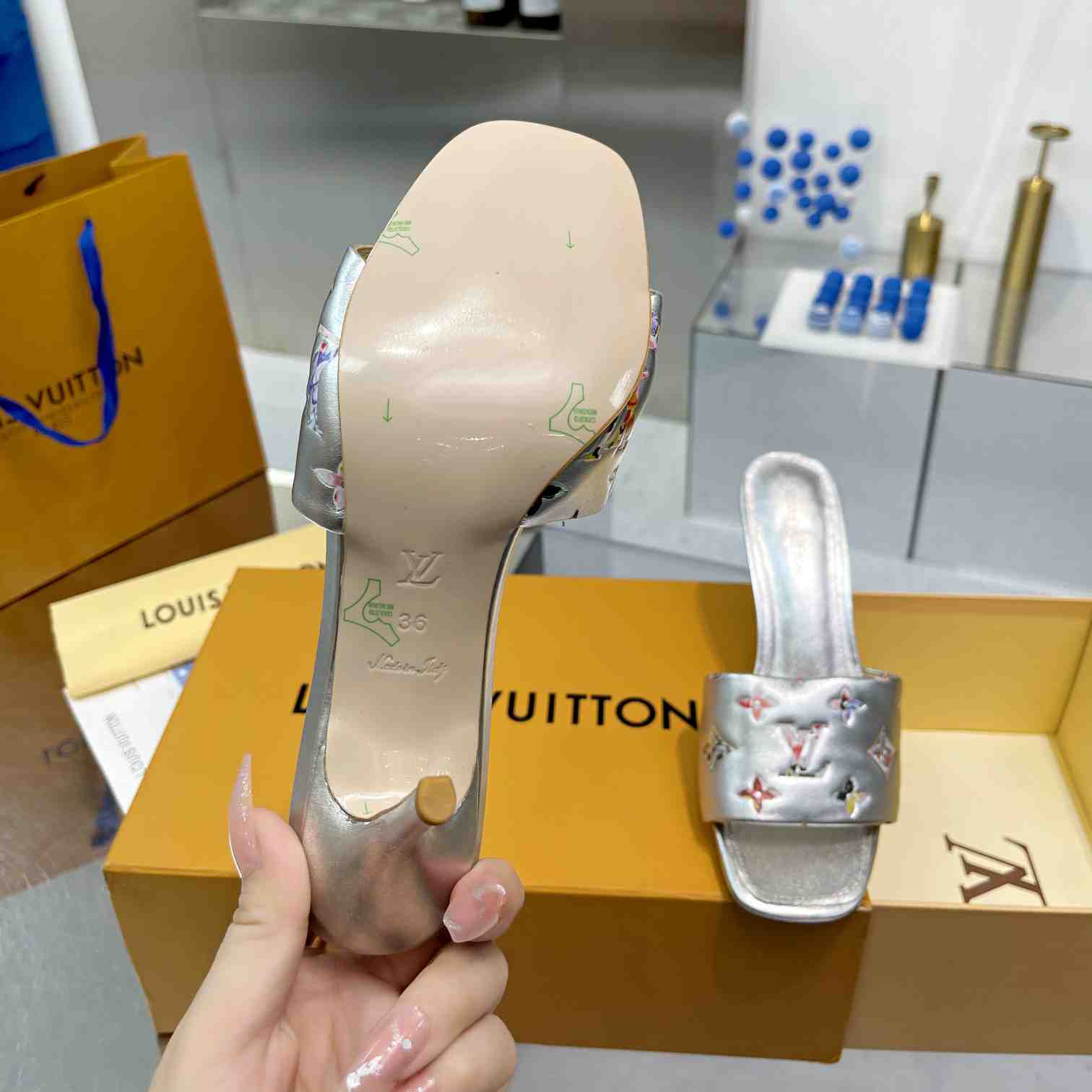 Louis Vuitton Revival Mule     1AAOUB - PerfectKickZ