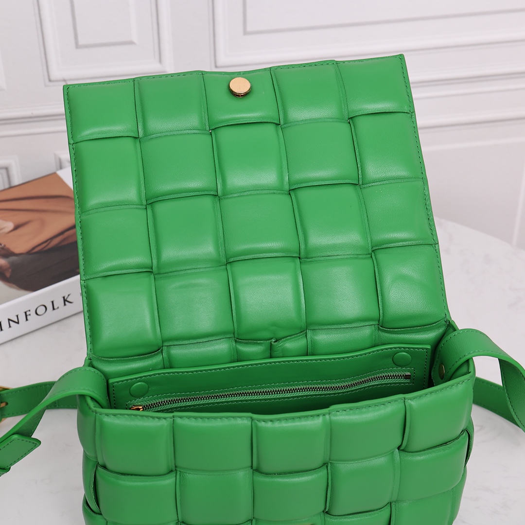 Bottega Veneta Padded Cassette(26-18-8CM) - PerfectKickZ