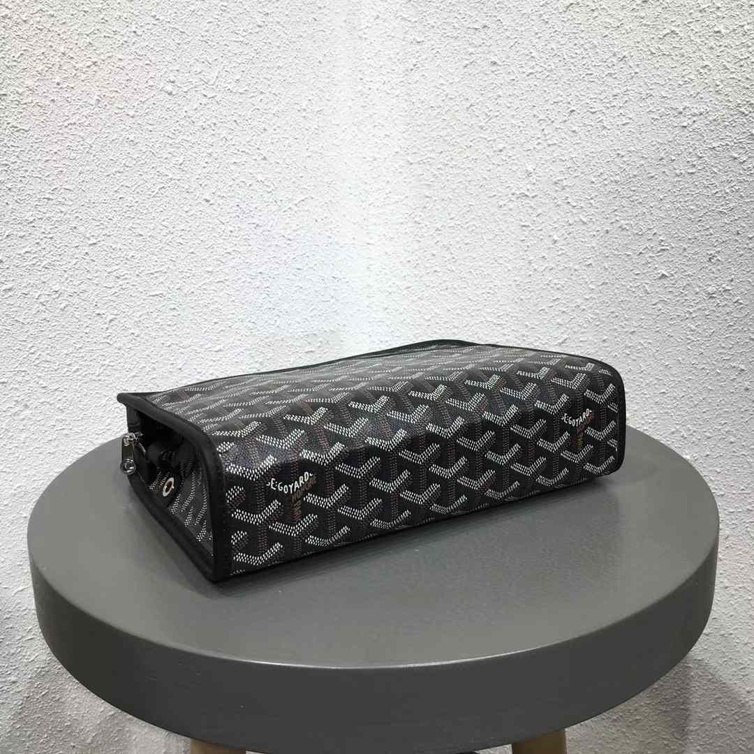 Goyard Jouvence Toiletry Bag (24.5-20-7cm) - 