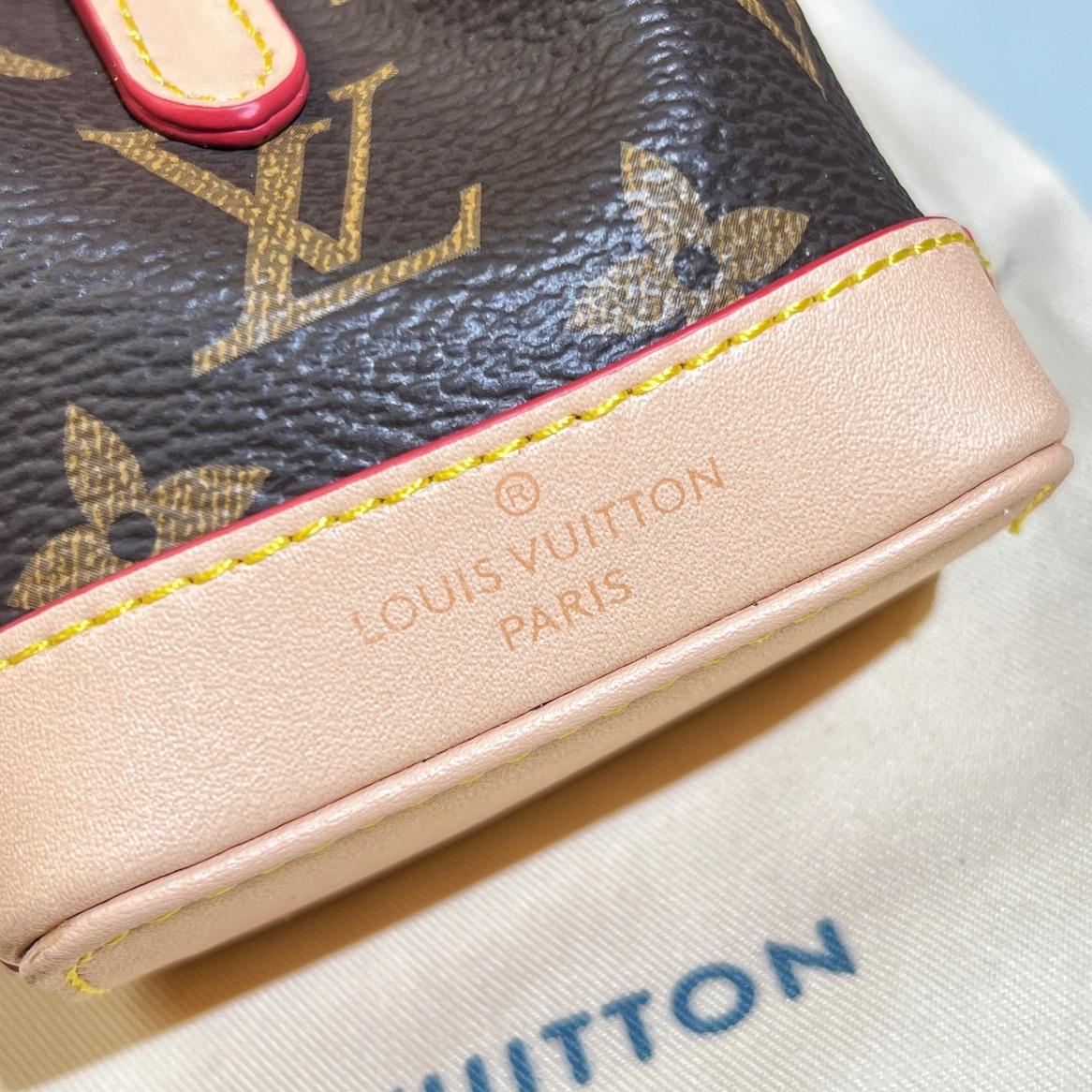 Louis Vuitton  Micro Noé Bag Charm    M00818 - 